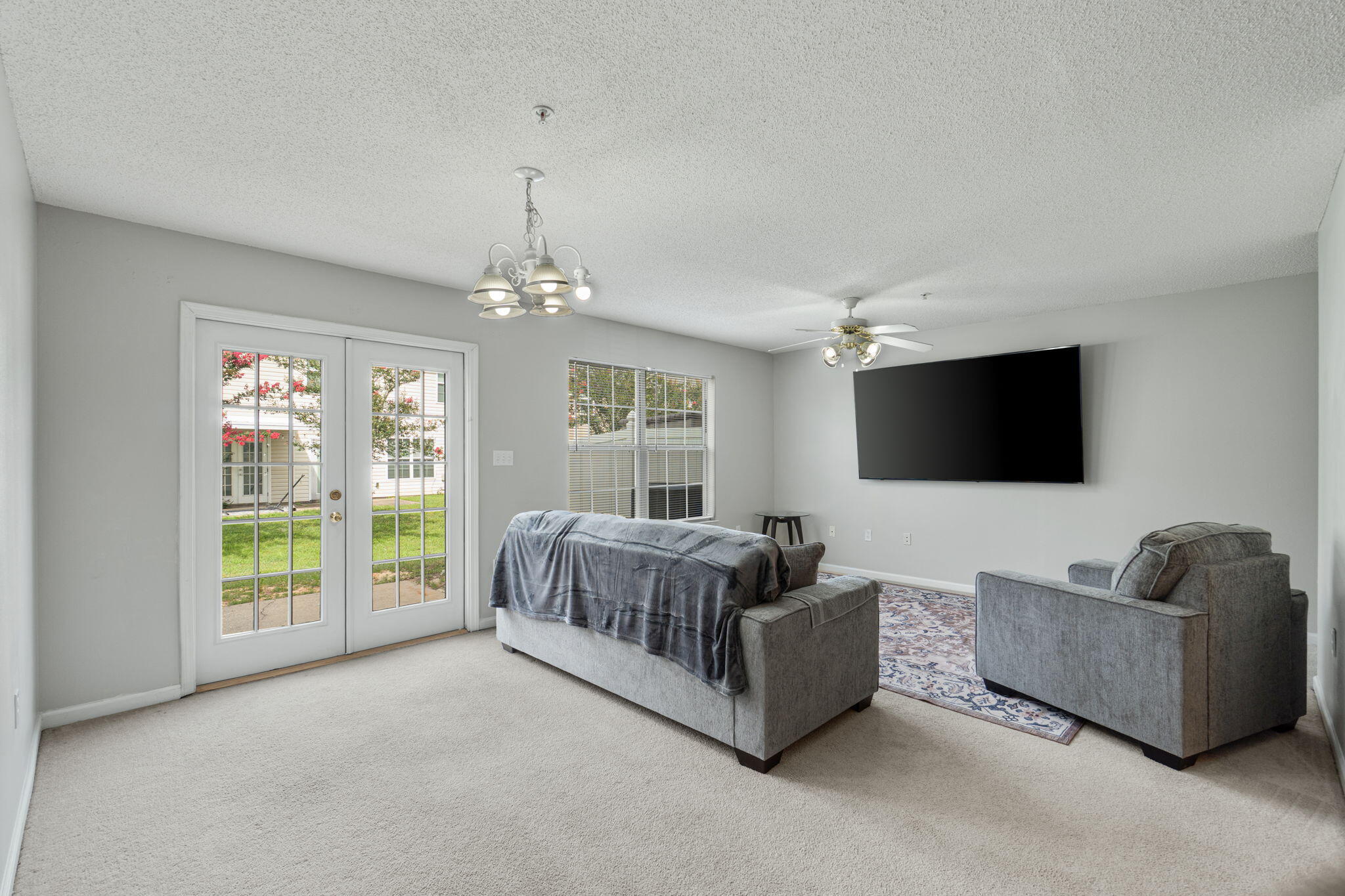 ROLLING PINES - Residential