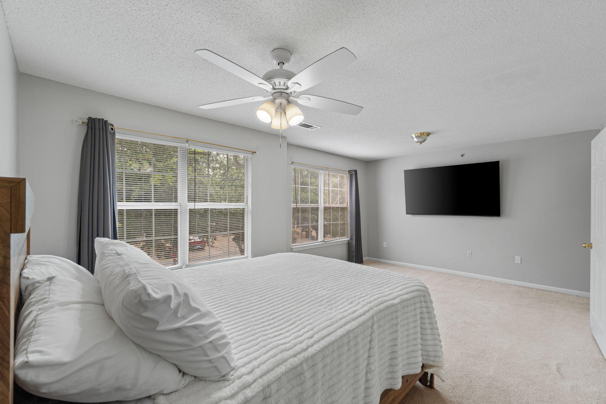 ROLLING PINES - Residential
