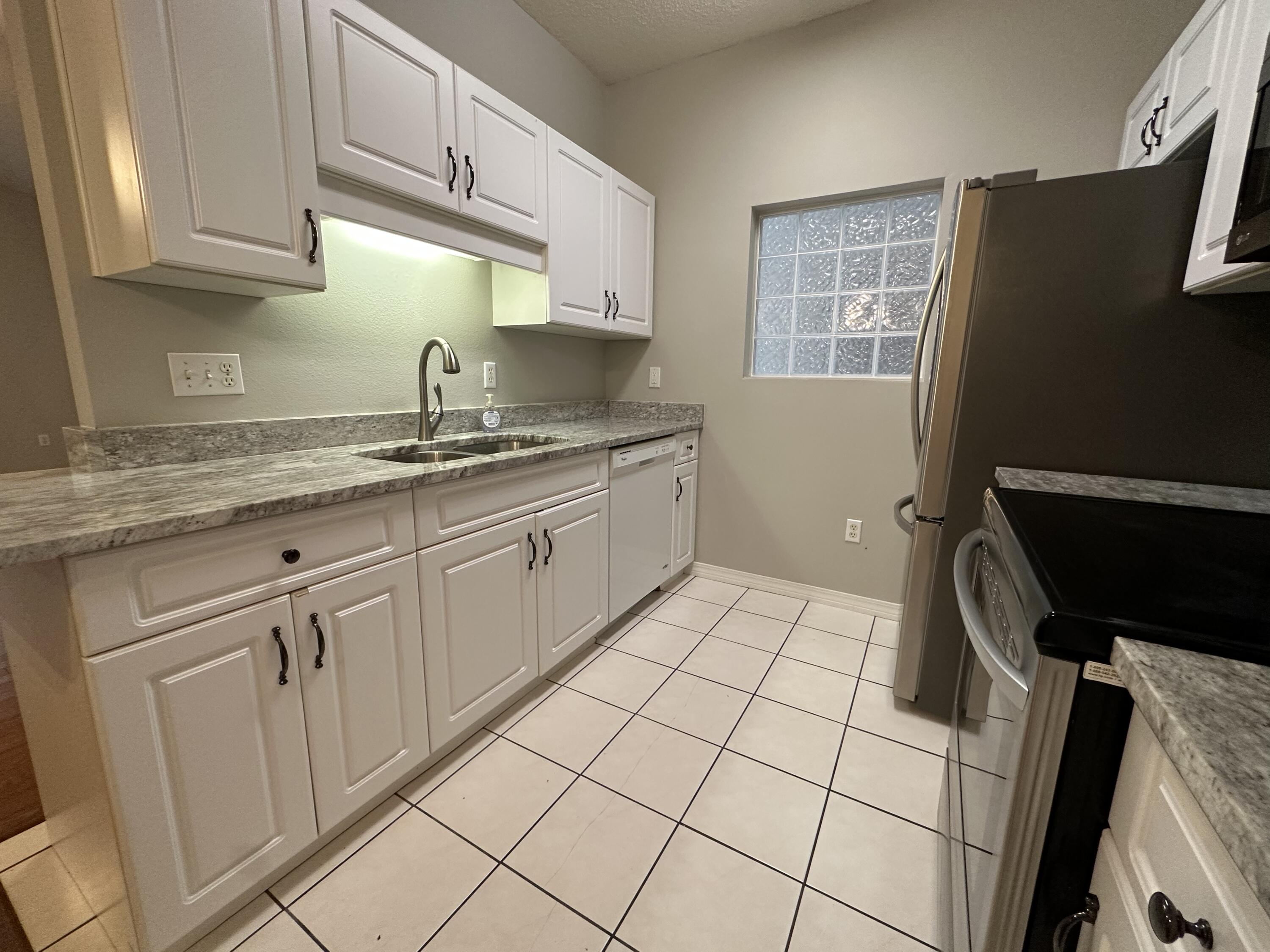 THE OAKS AT NICEVILLE - Residential Lease