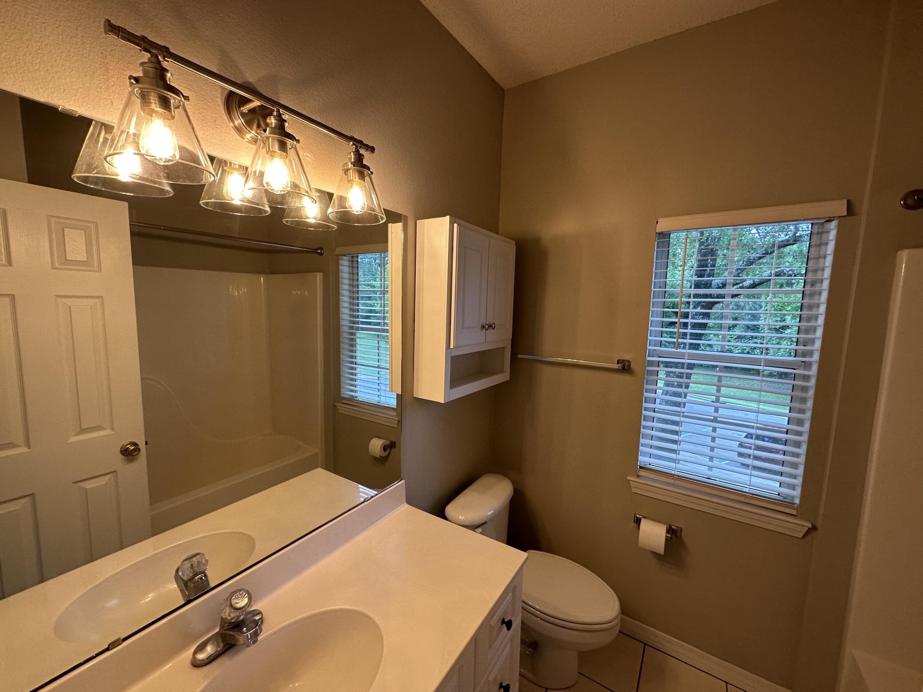 THE OAKS AT NICEVILLE - Residential Lease