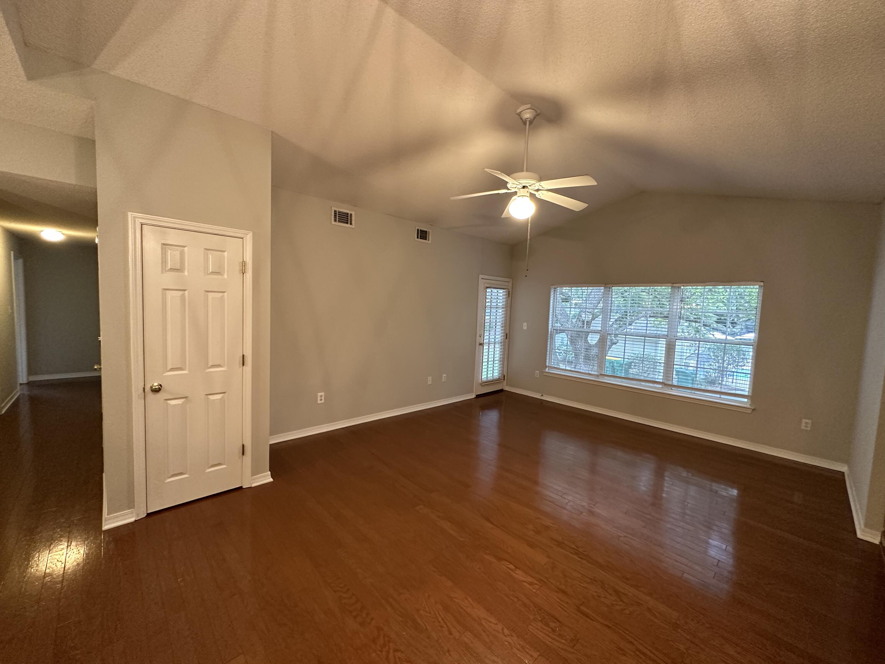 THE OAKS AT NICEVILLE - Residential Lease