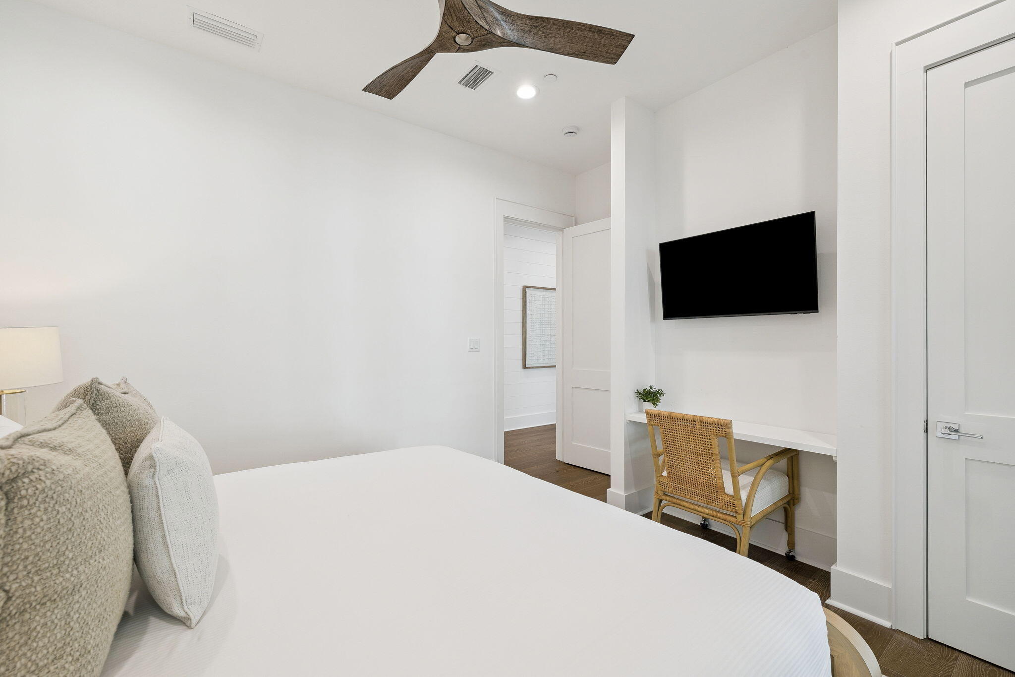 GULF SHORE MANOR - Residential