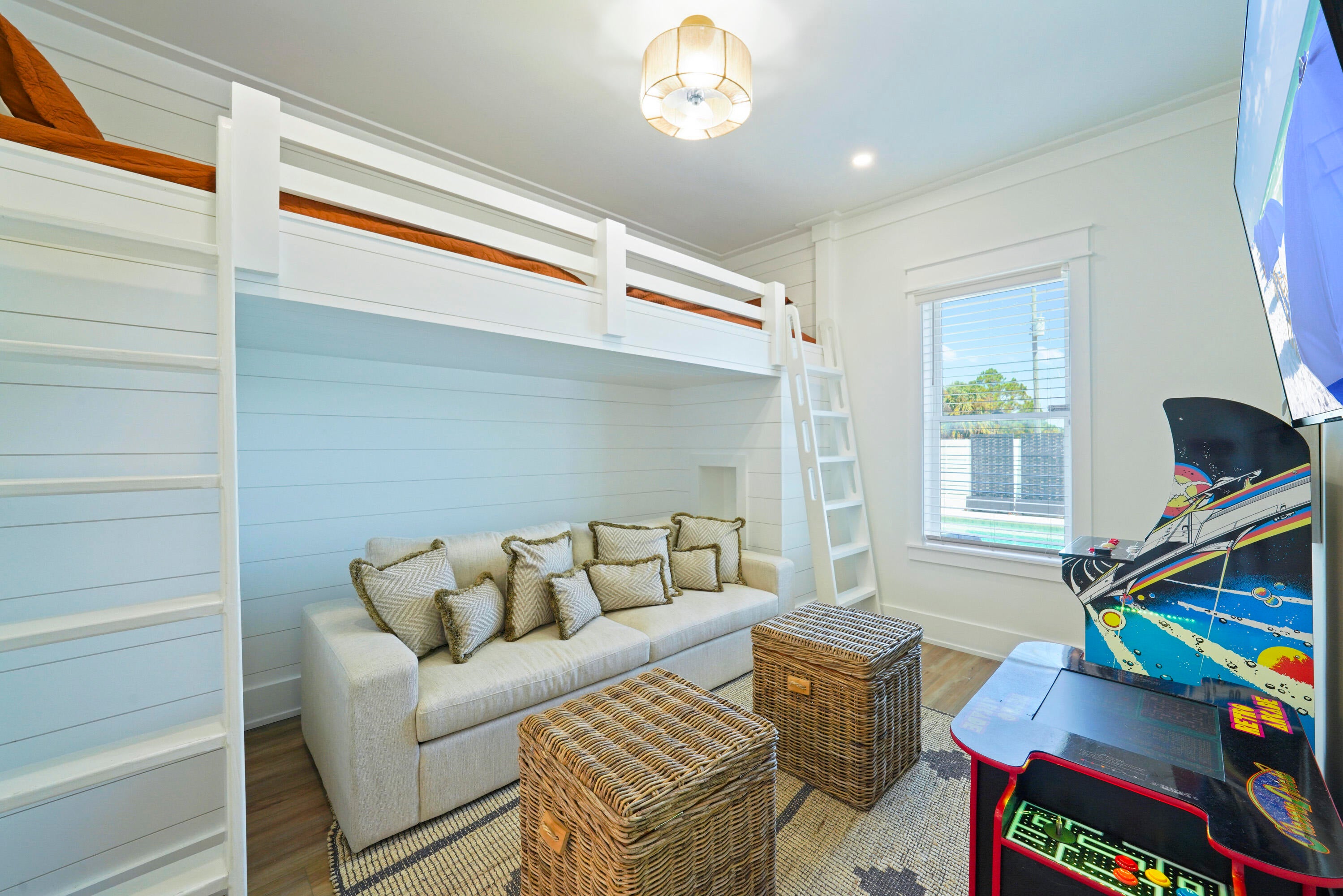 LULLWATER BEACH - Residential