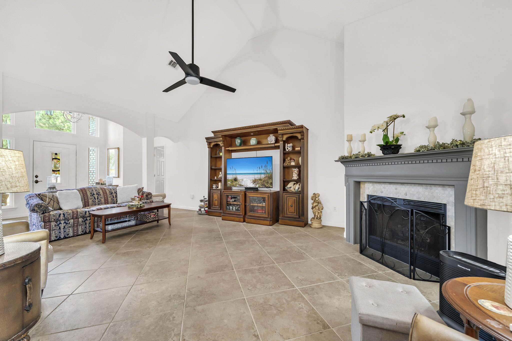 MALIBU GARDENS - Residential