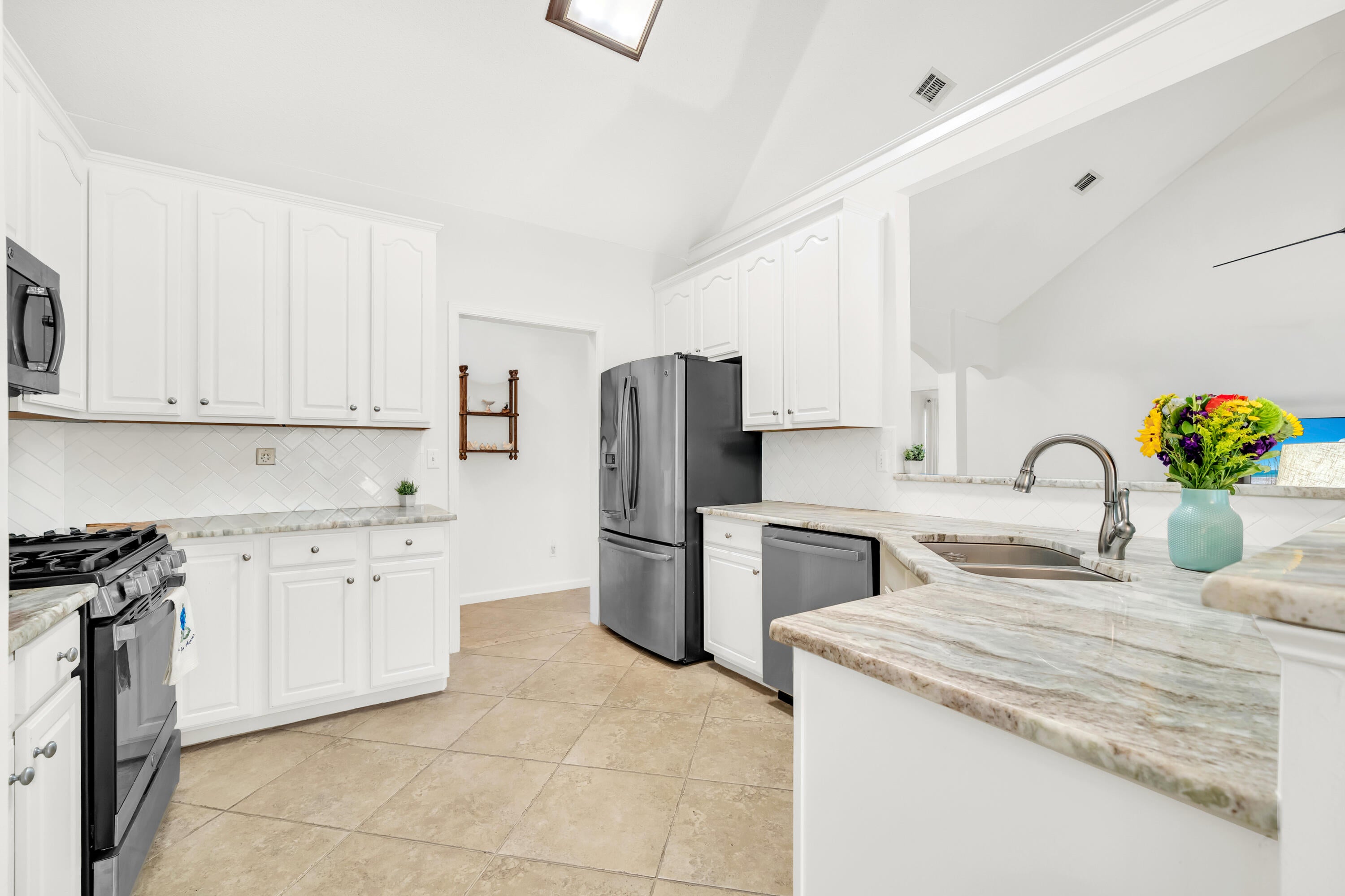 MALIBU GARDENS - Residential