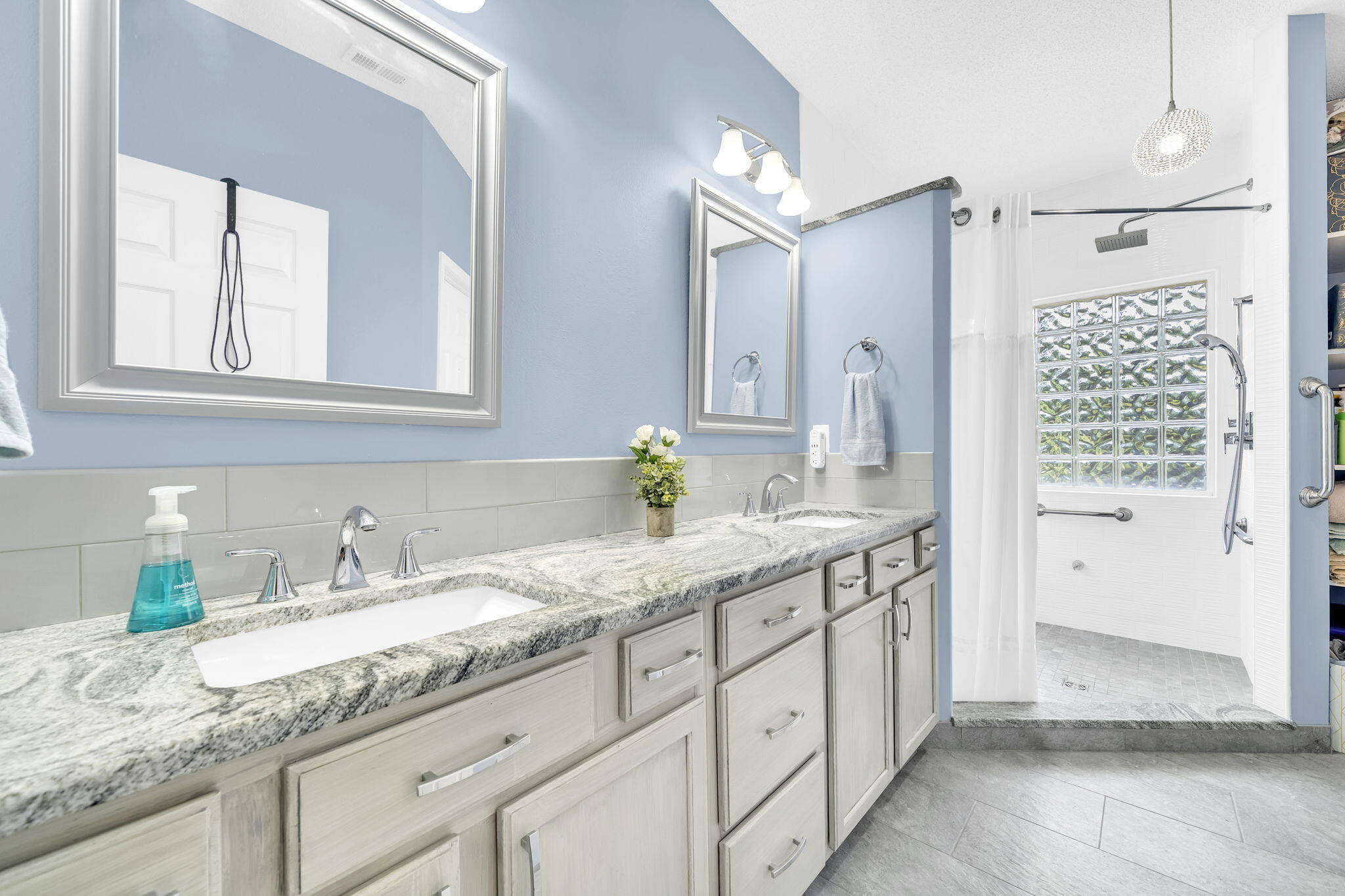 MALIBU GARDENS - Residential