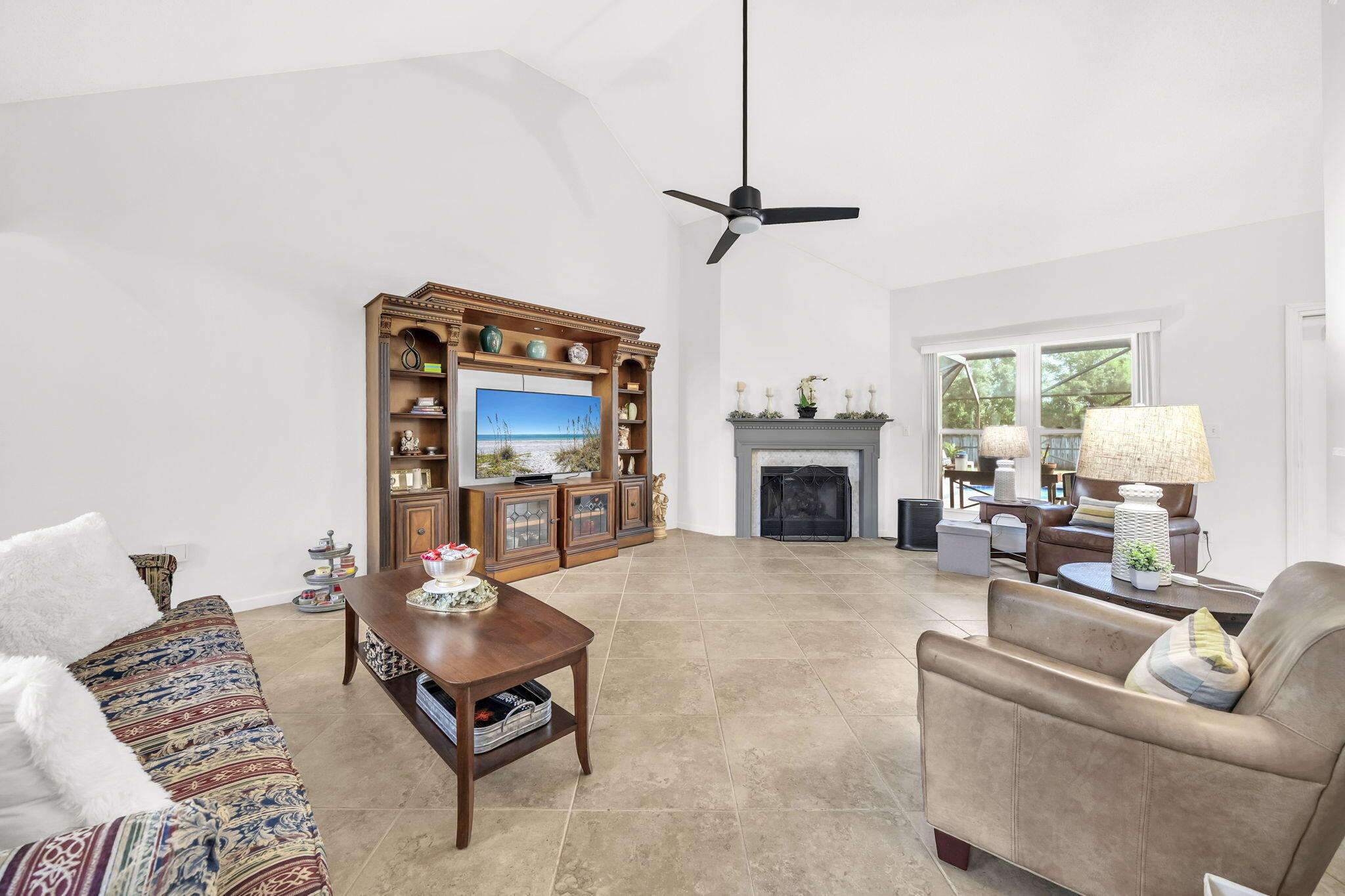 MALIBU GARDENS - Residential