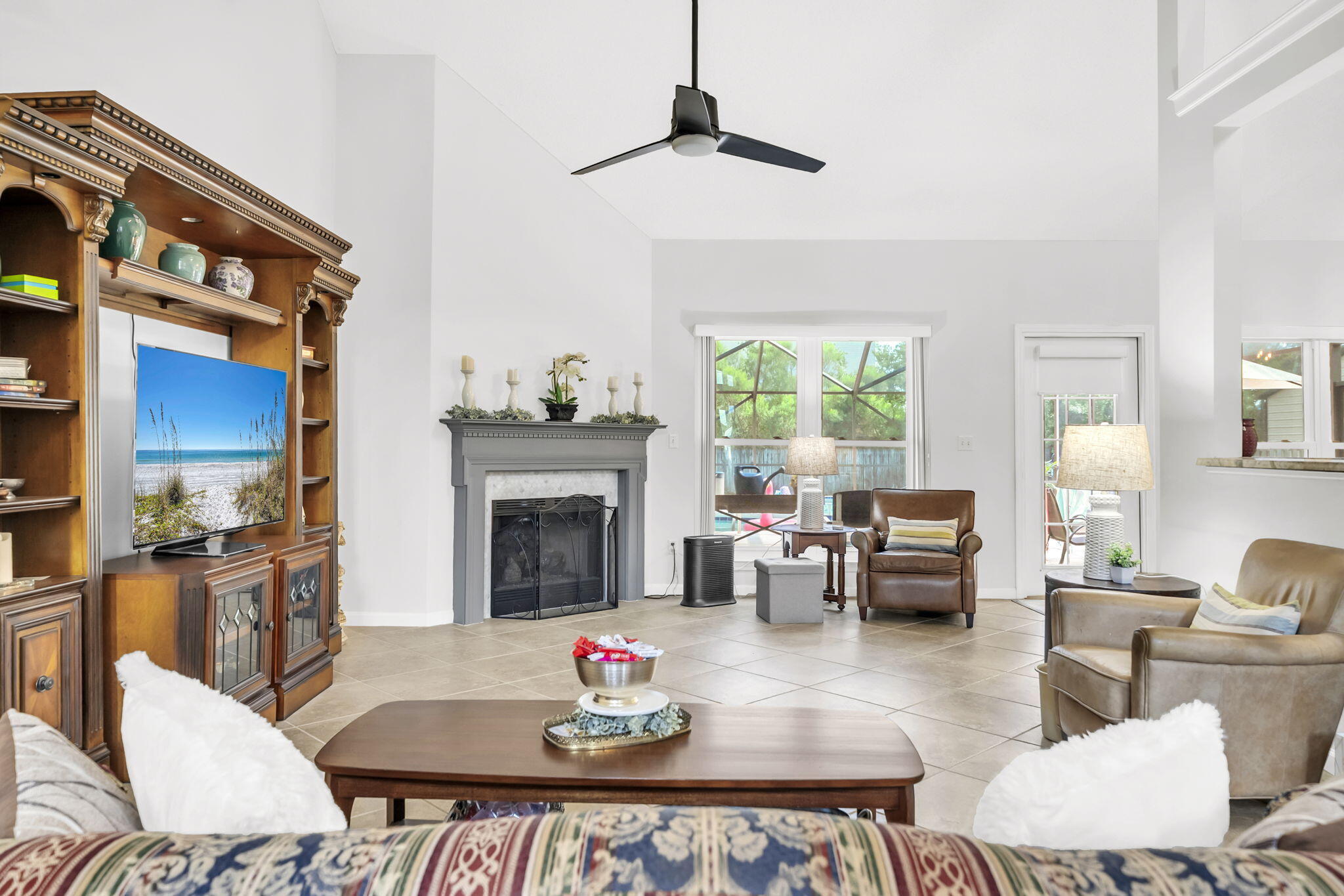 MALIBU GARDENS - Residential