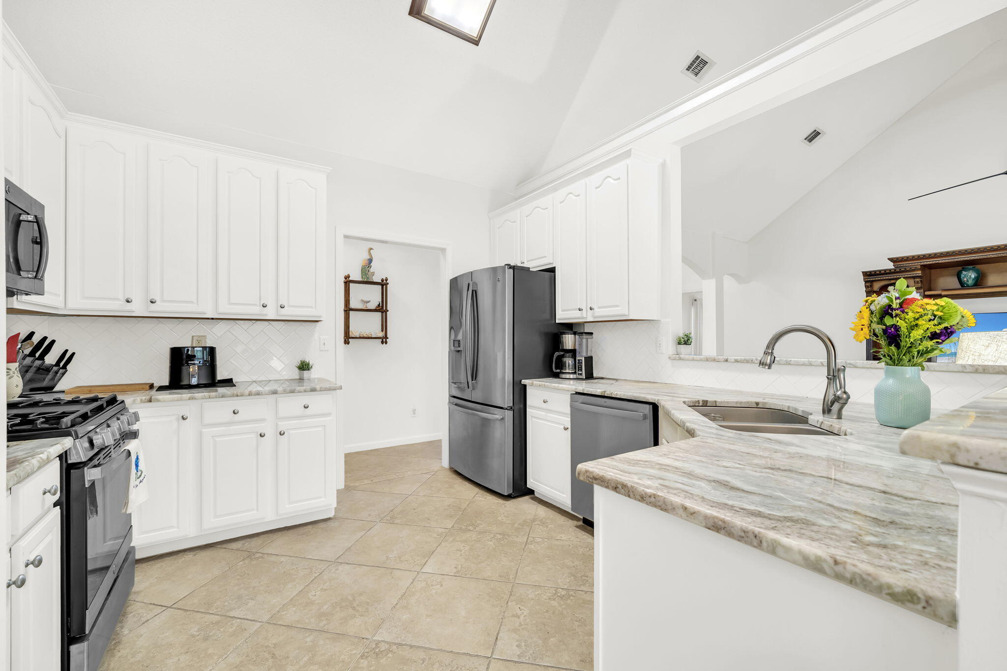 MALIBU GARDENS - Residential