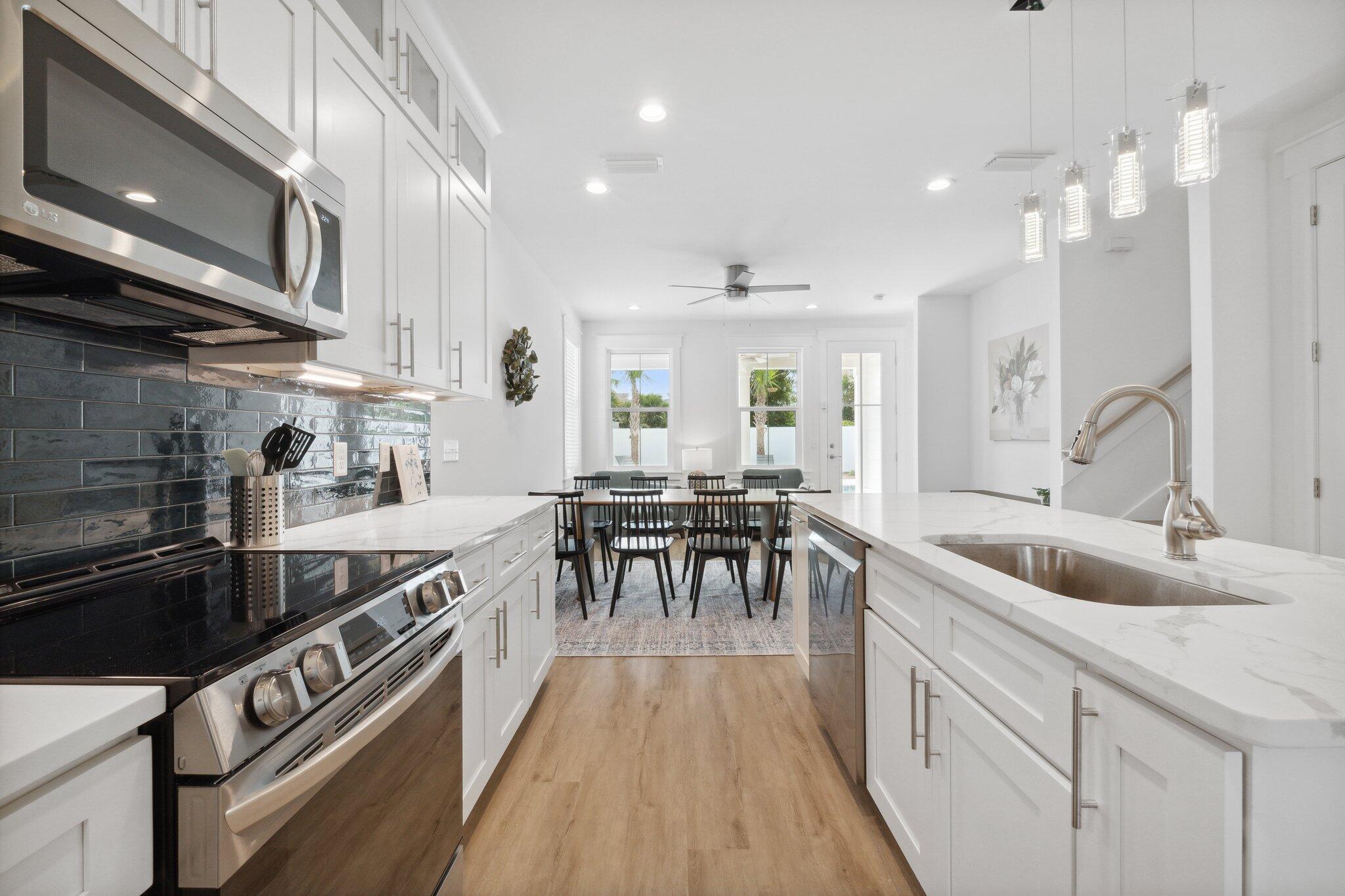 HOLIDAY BEACH UNIT 14 - Residential