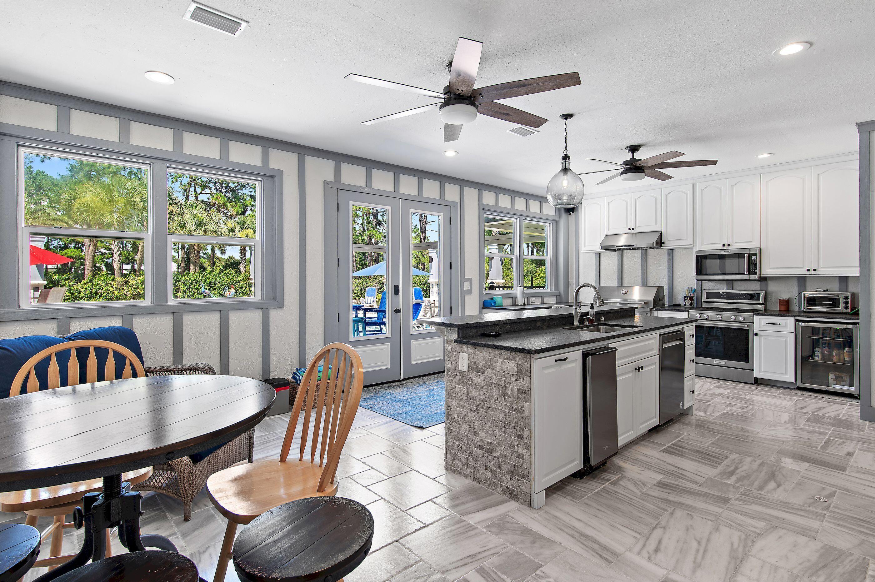COUNTRY CLUB HILLS - Residential