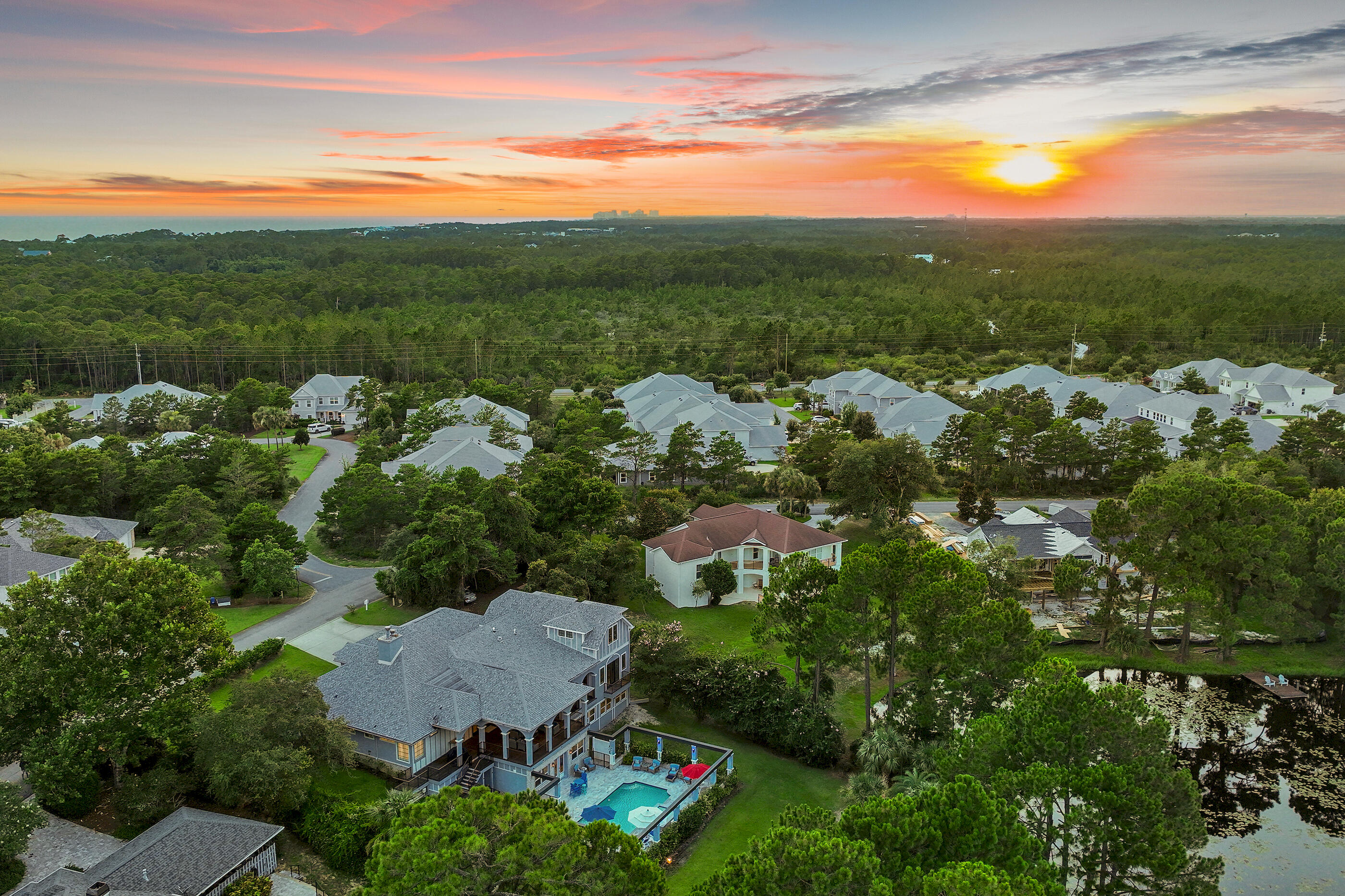 COUNTRY CLUB HILLS - Residential