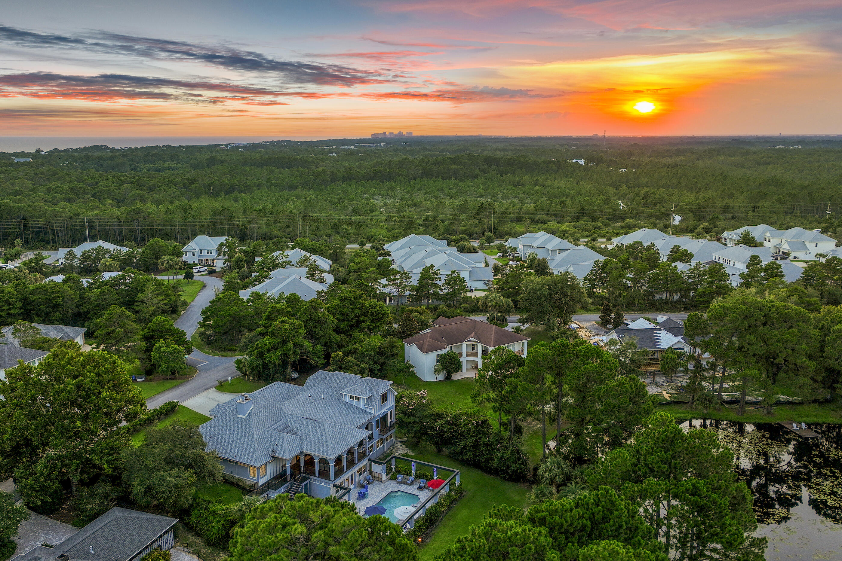 COUNTRY CLUB HILLS - Residential