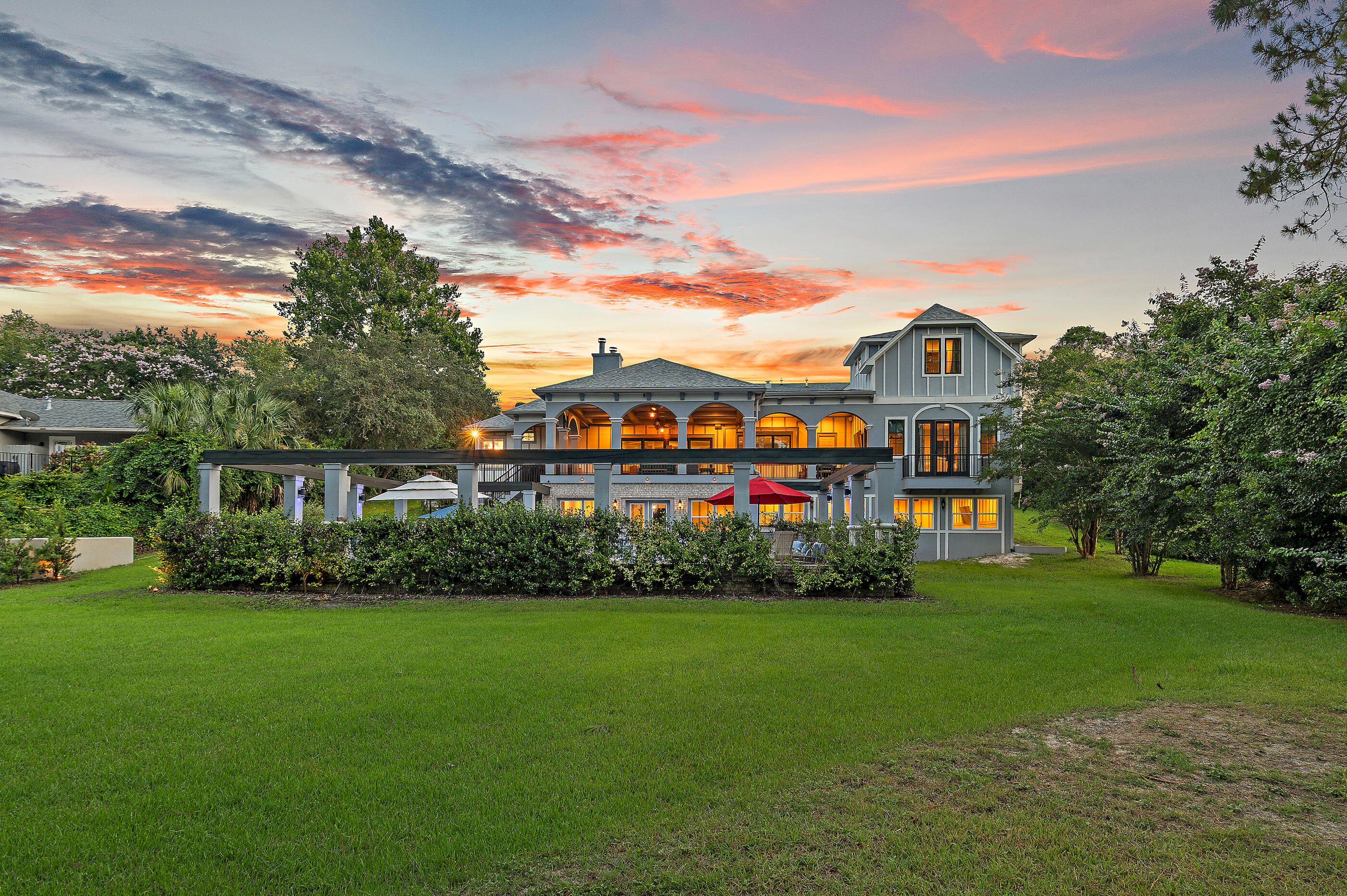 COUNTRY CLUB HILLS - Residential