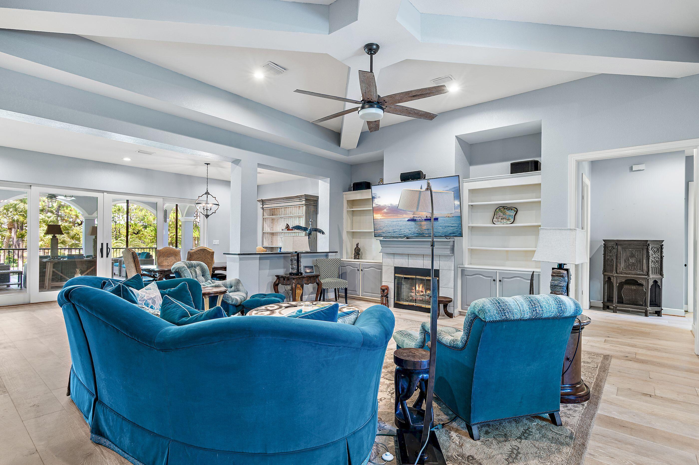 COUNTRY CLUB HILLS - Residential