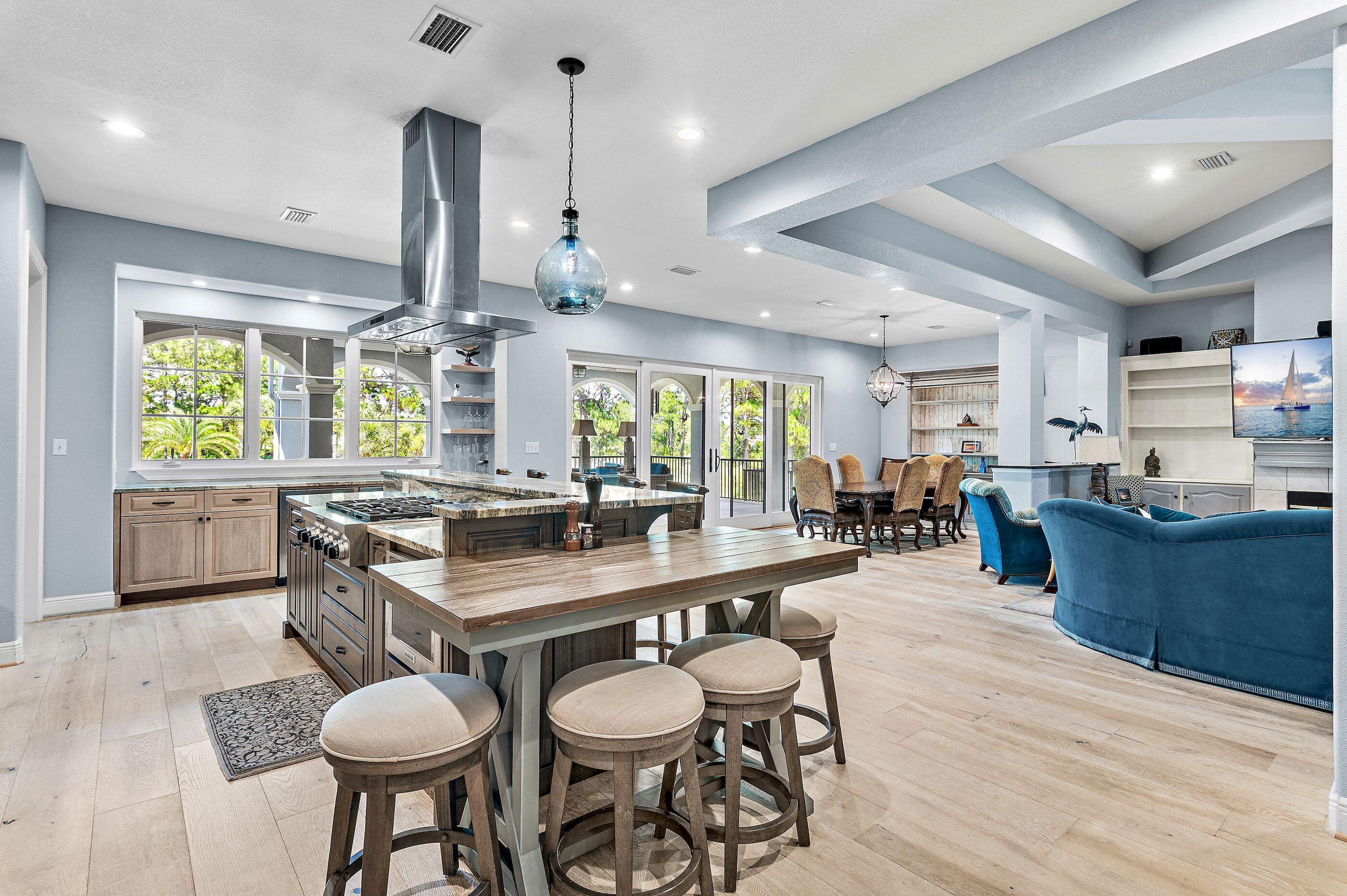 COUNTRY CLUB HILLS - Residential