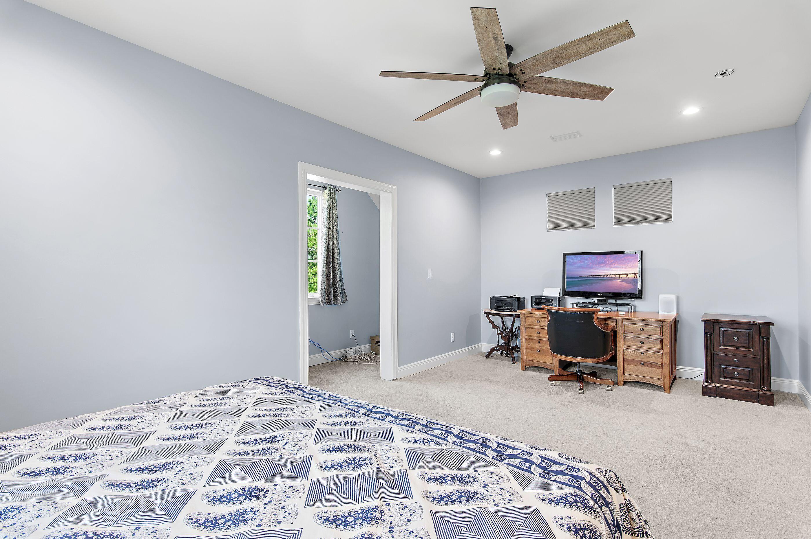 COUNTRY CLUB HILLS - Residential