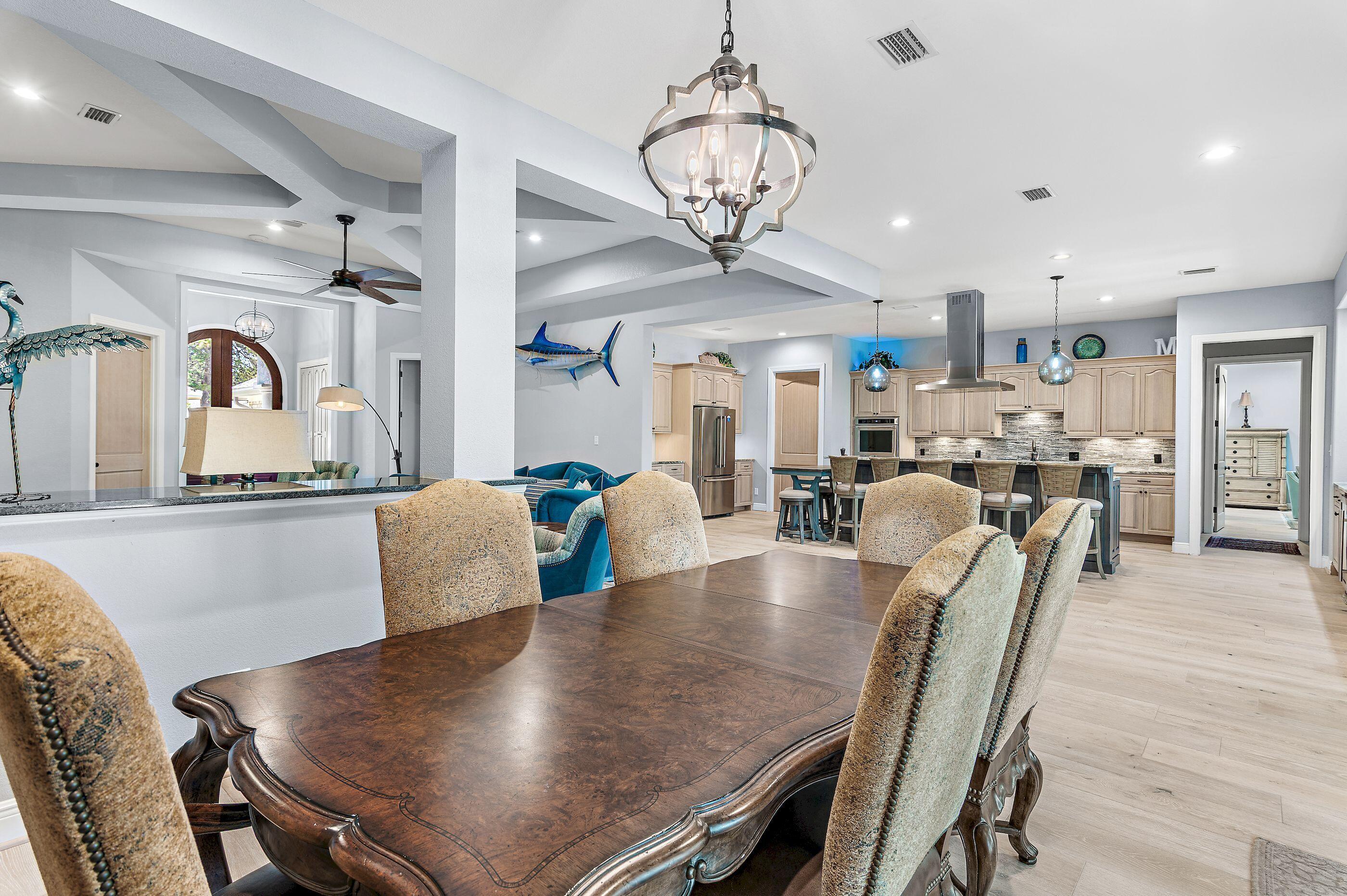 COUNTRY CLUB HILLS - Residential