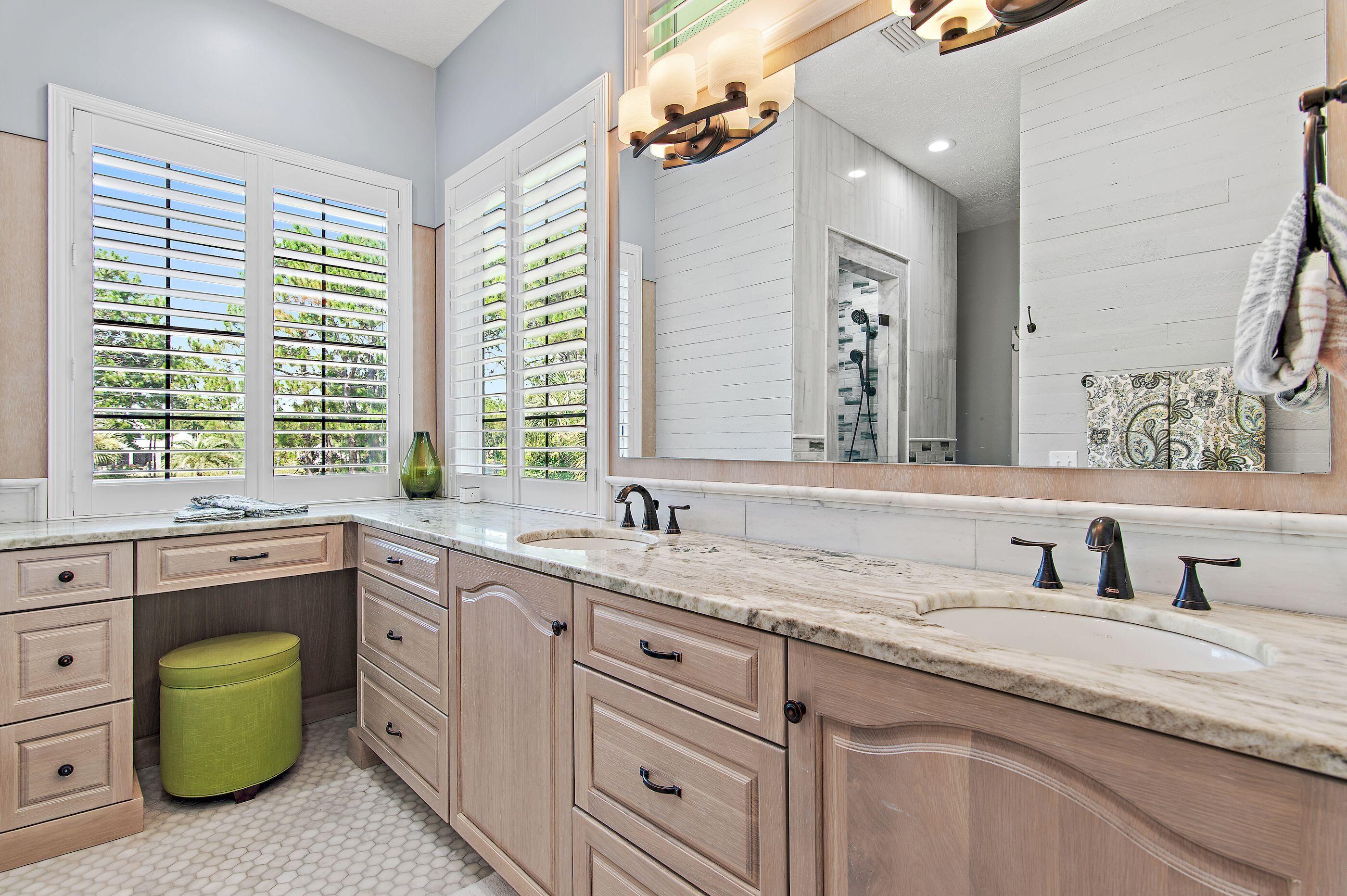 COUNTRY CLUB HILLS - Residential