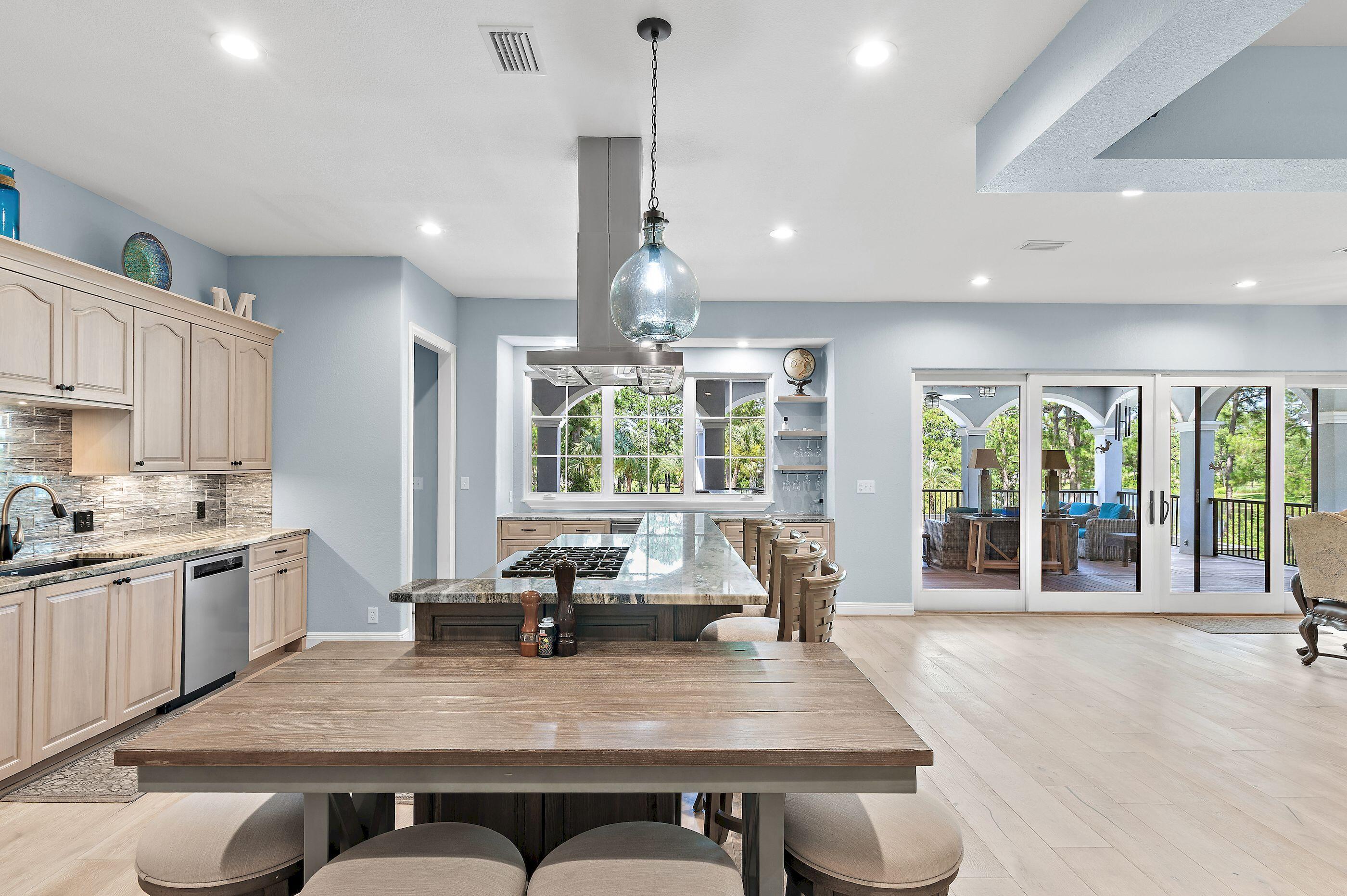 COUNTRY CLUB HILLS - Residential