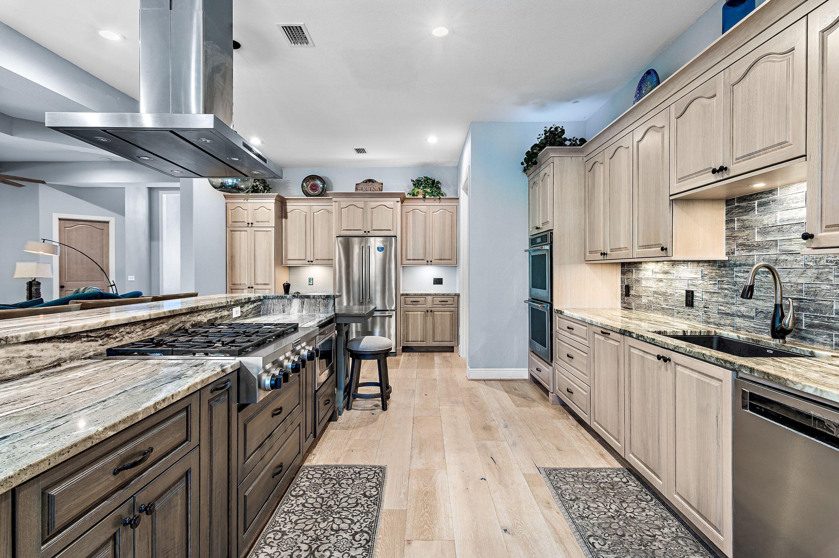 COUNTRY CLUB HILLS - Residential