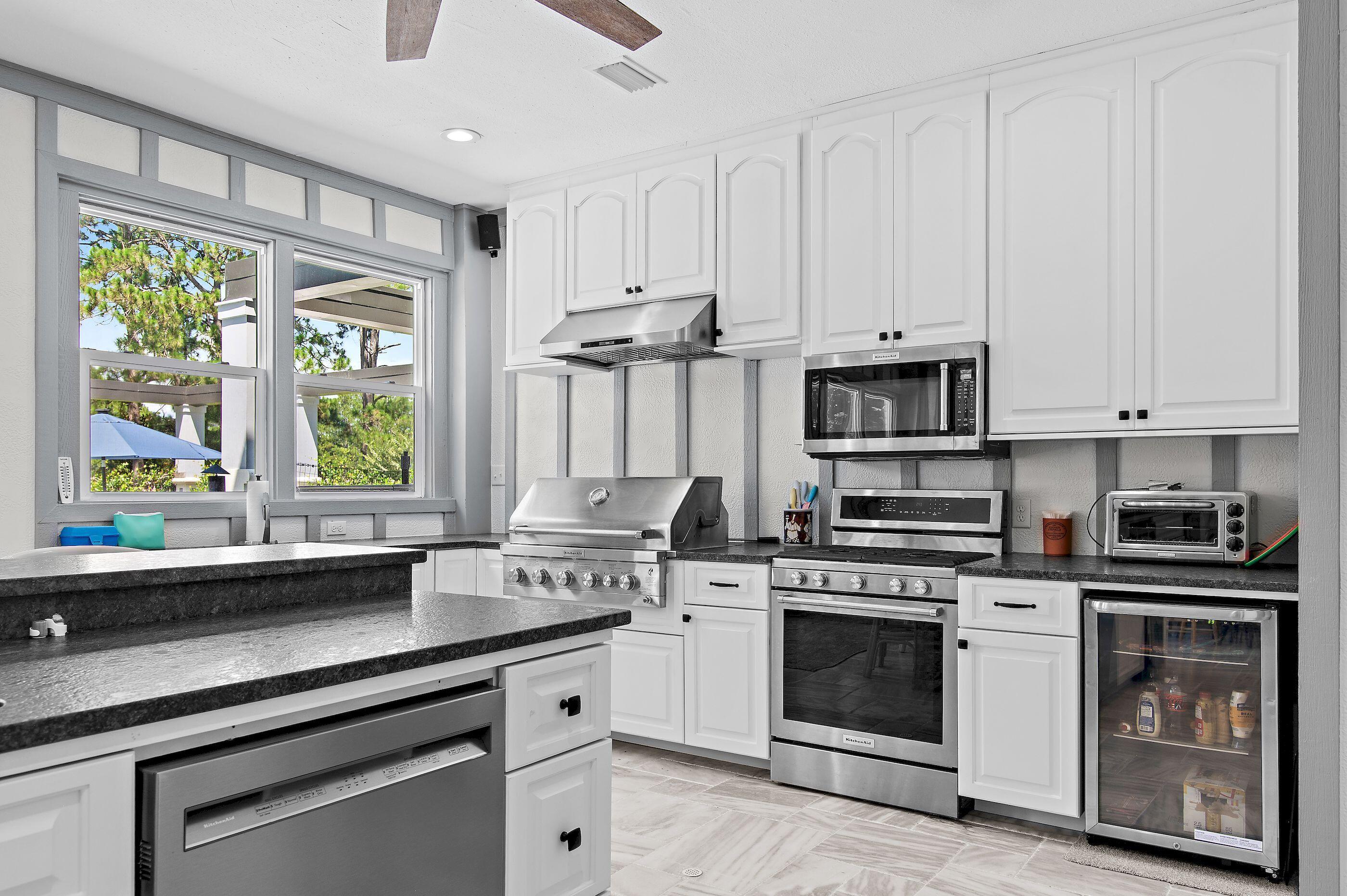 COUNTRY CLUB HILLS - Residential