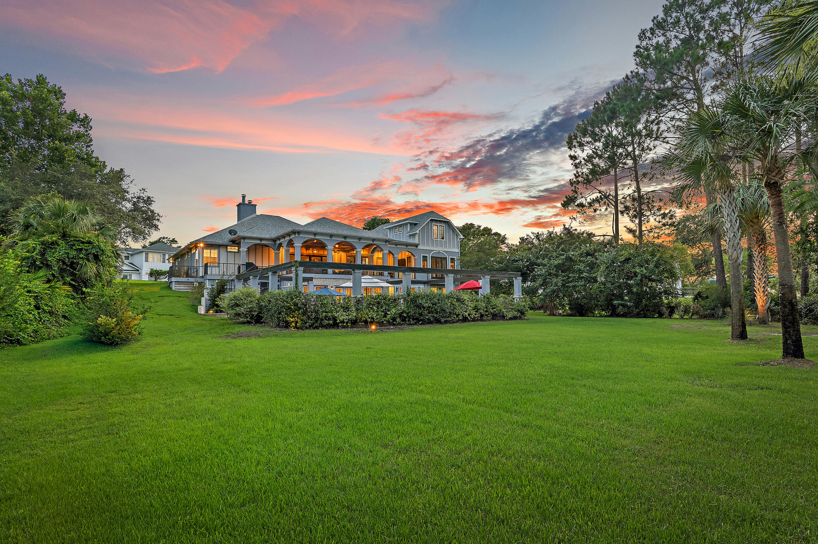 COUNTRY CLUB HILLS - Residential