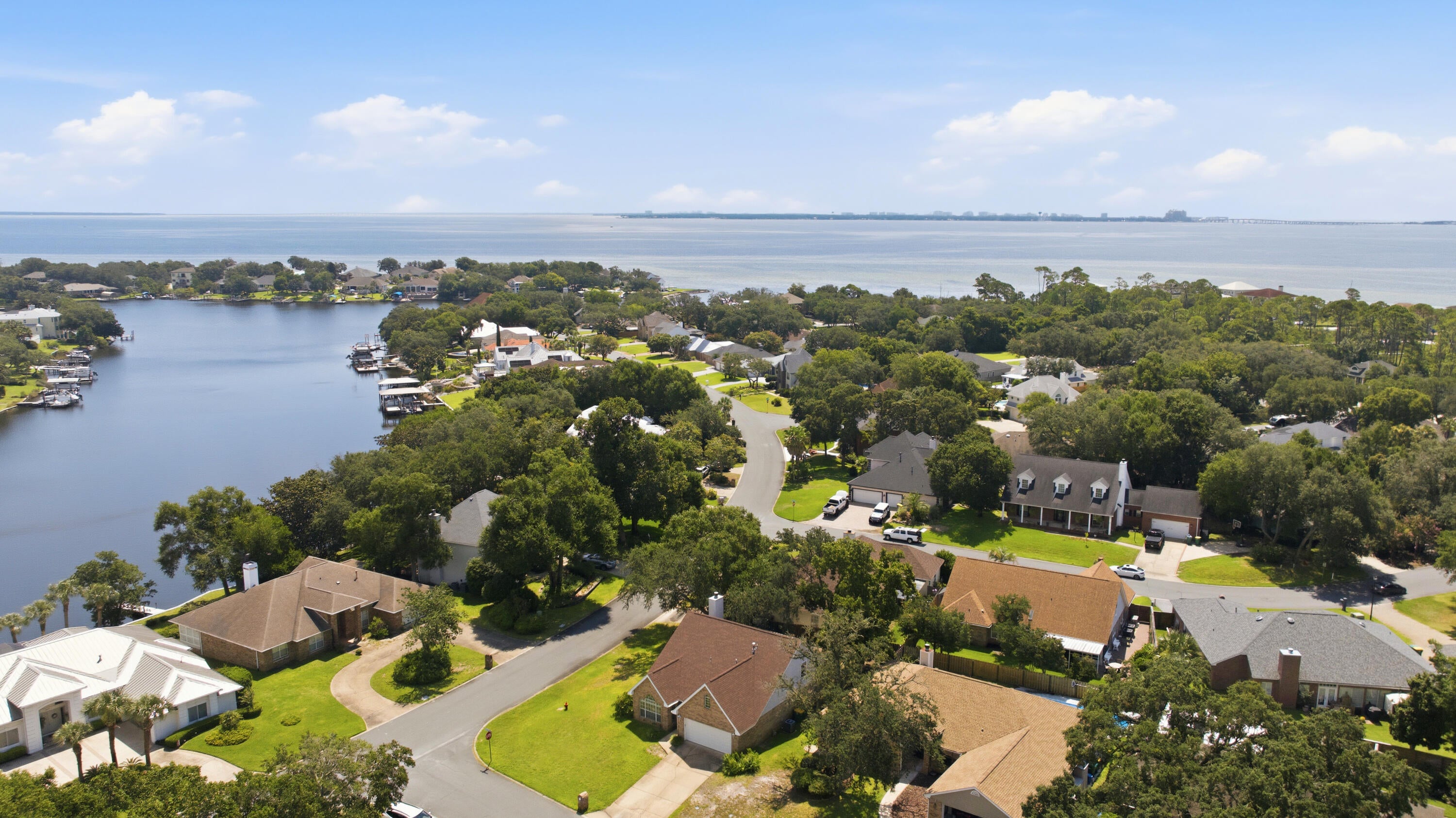 LAKE POINTE - Residential
