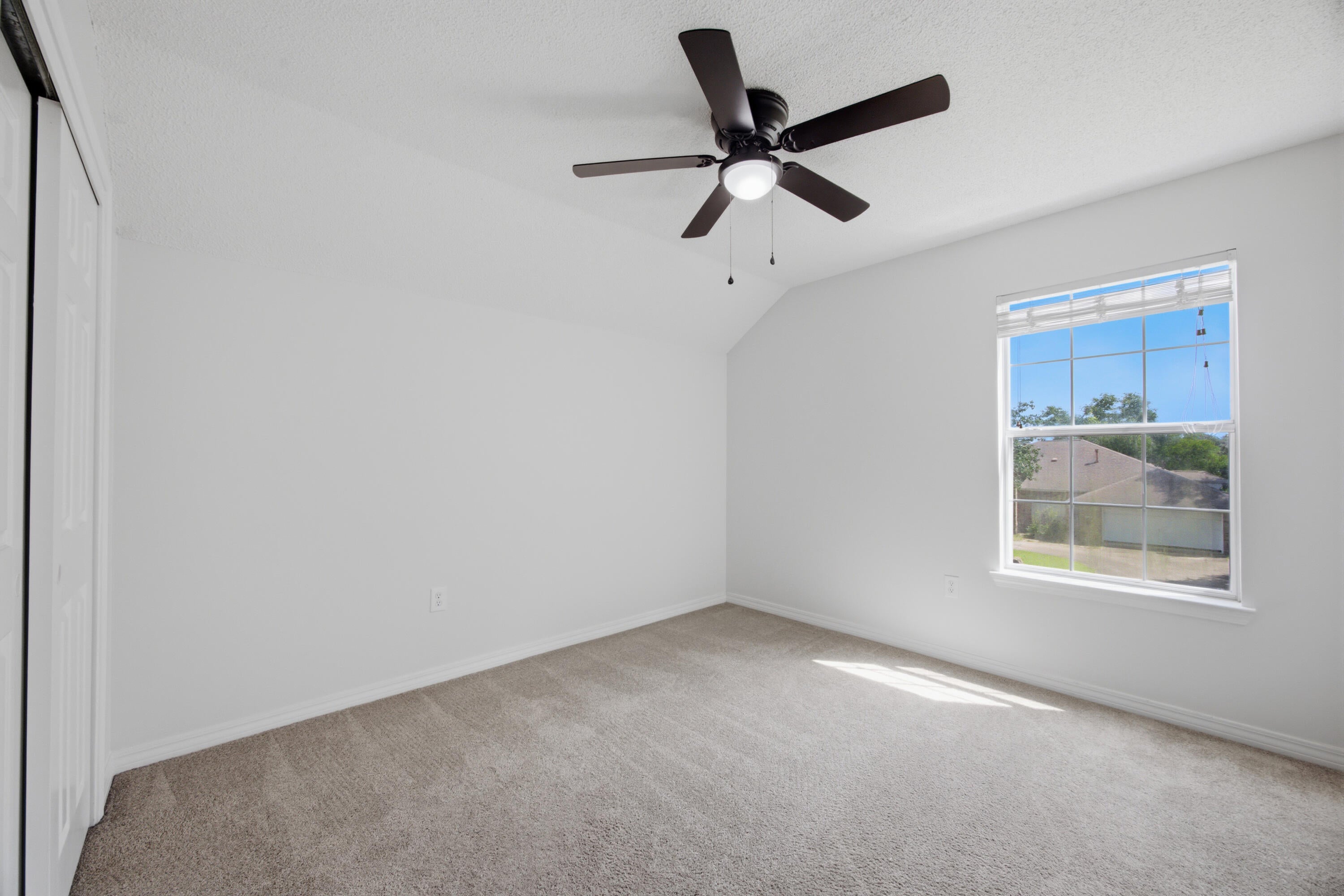 LAKE POINTE - Residential