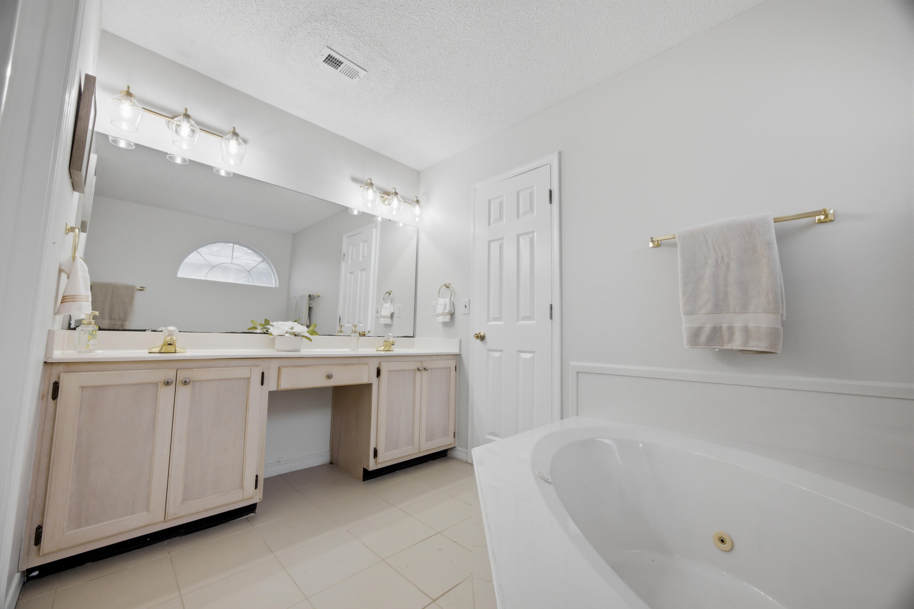 LAKE POINTE - Residential