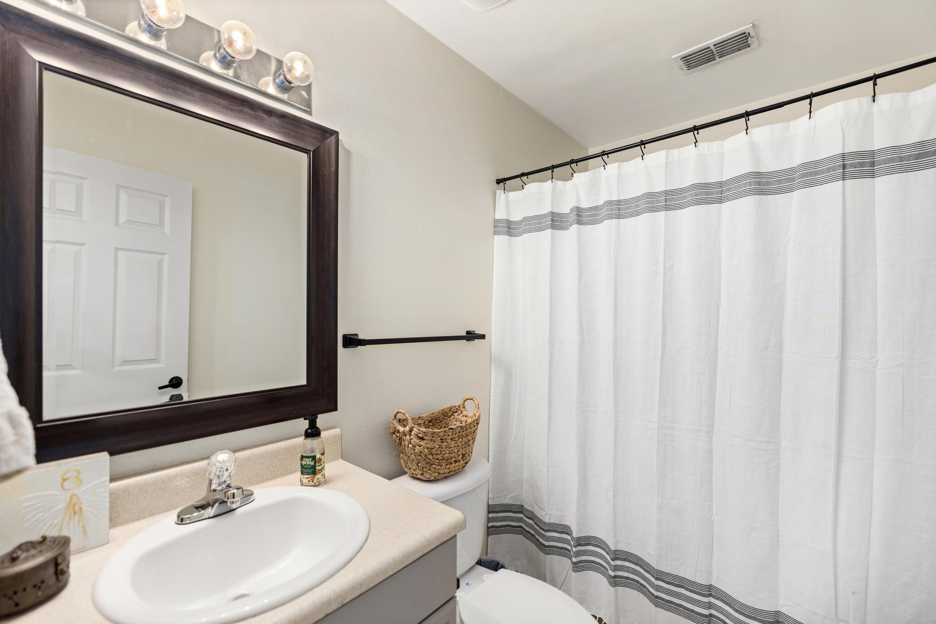 EAGLES LANDING S/D - Residential Lease
