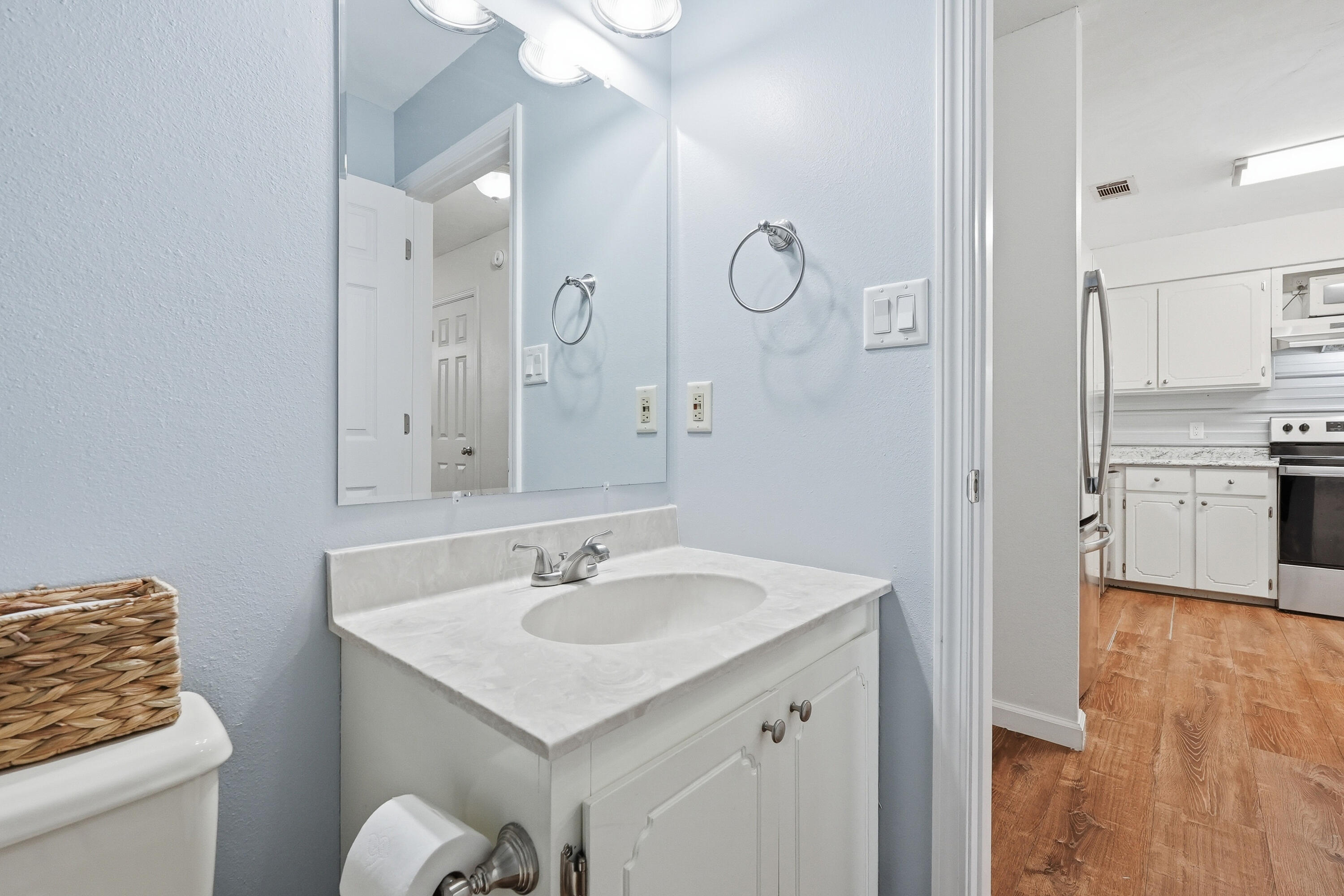 WHISPERING OAKS - Residential