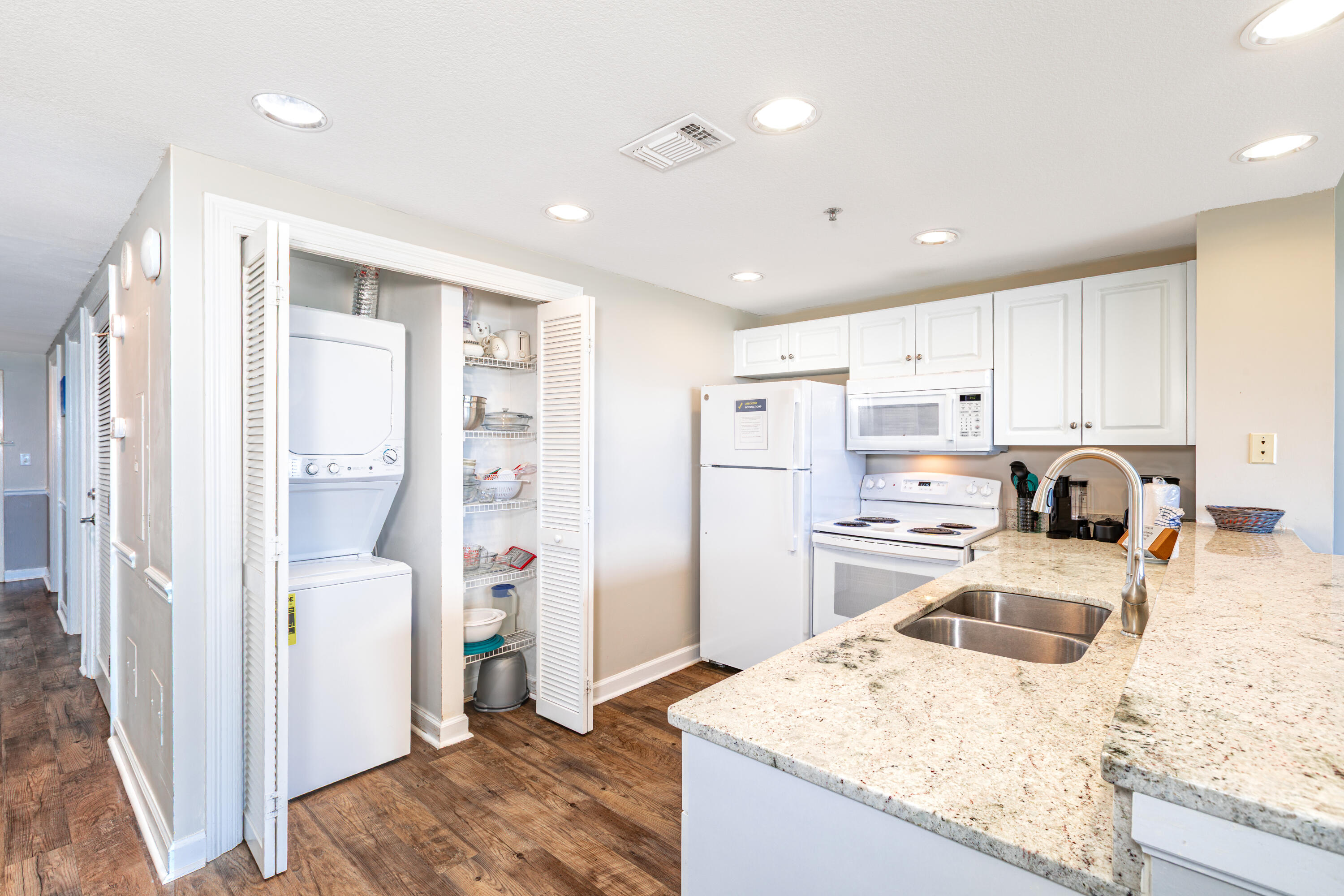 STERLING SHORES - Residential