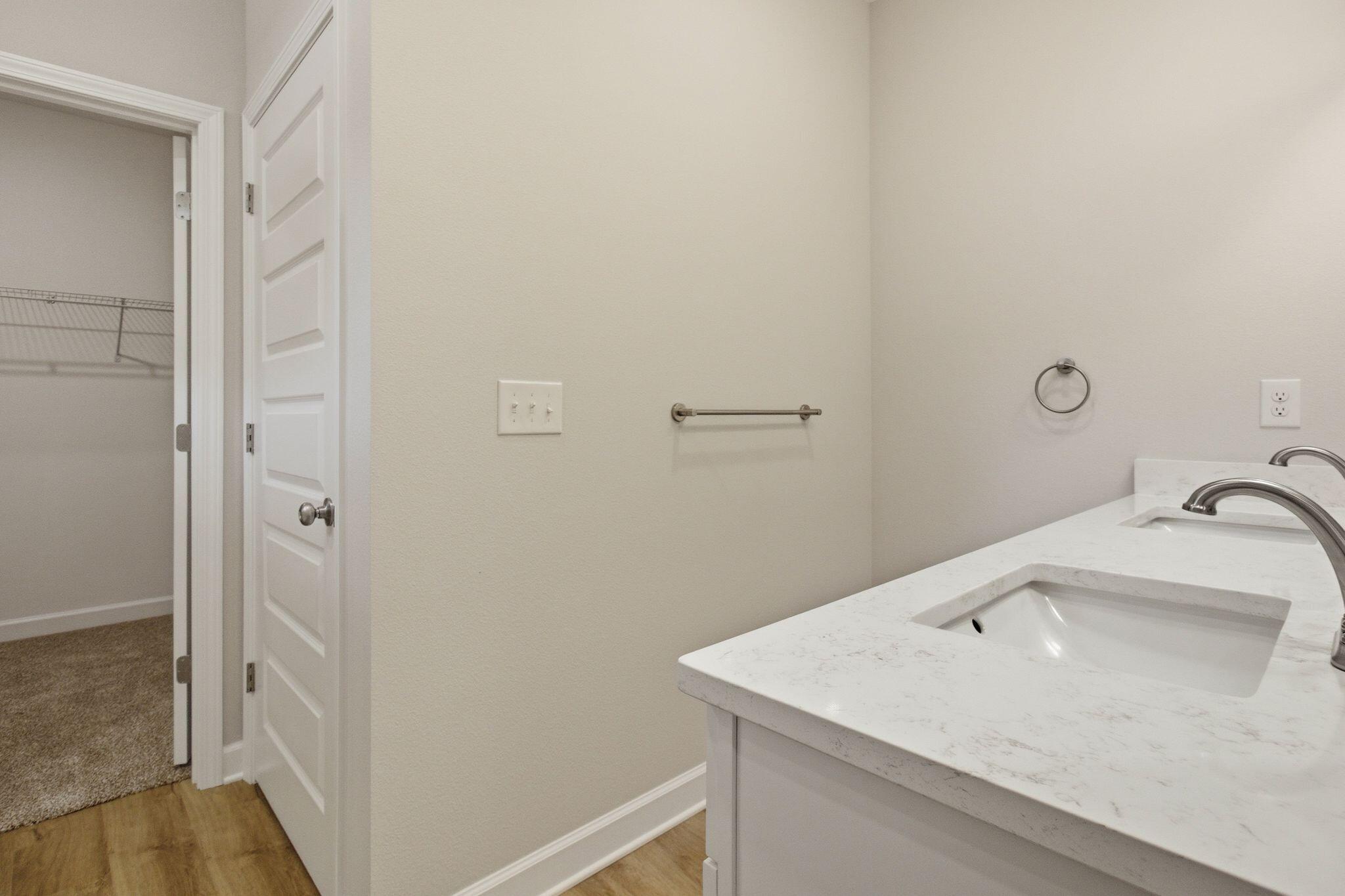 GARDEN CITY - Residential Lease