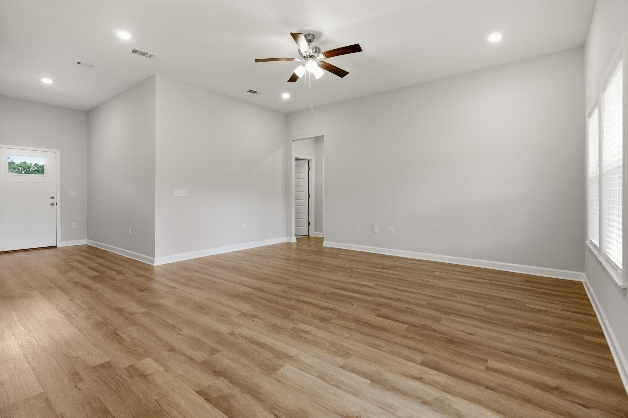 GARDEN CITY - Residential Lease