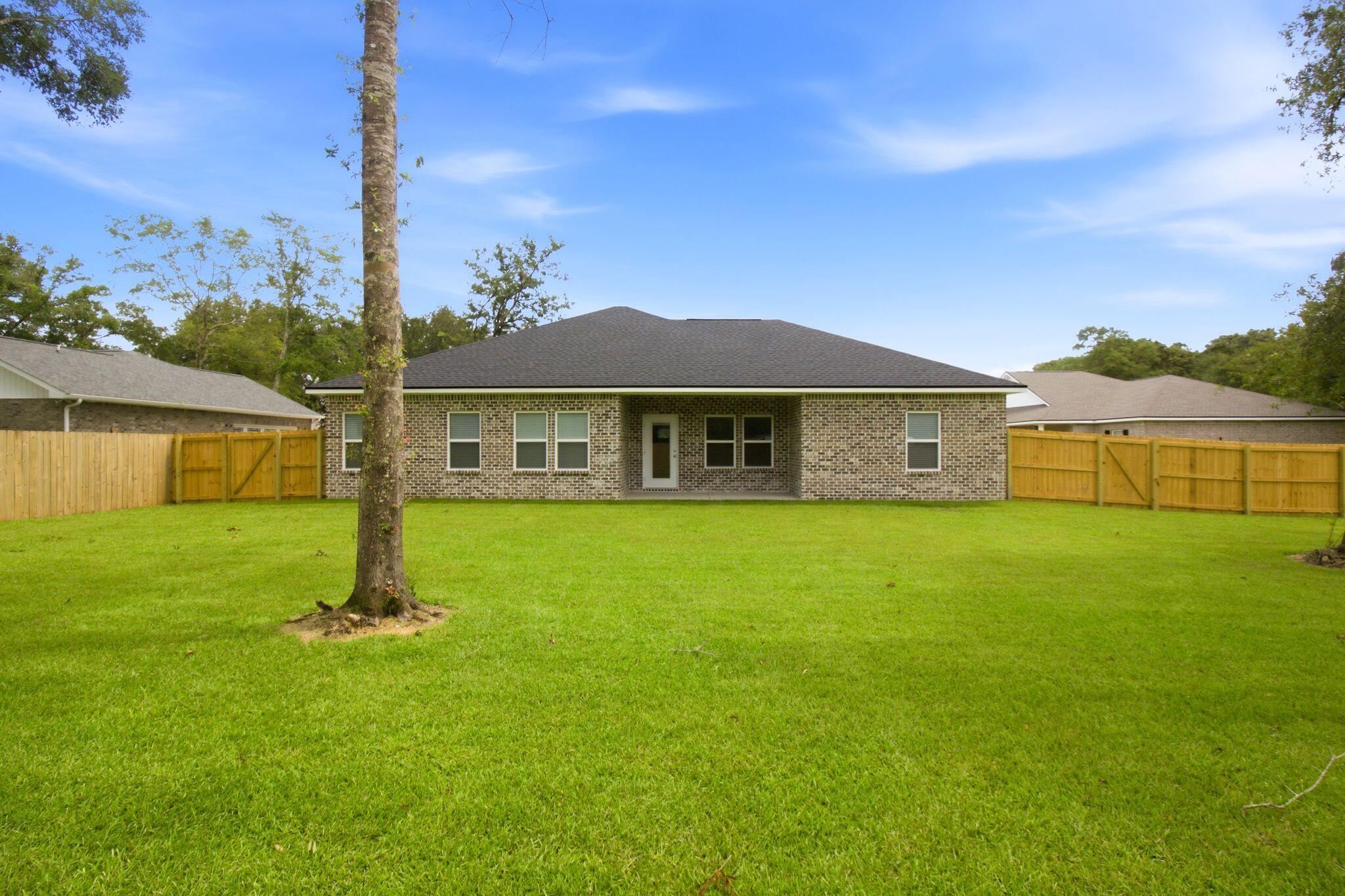 GARDEN CITY - Residential Lease