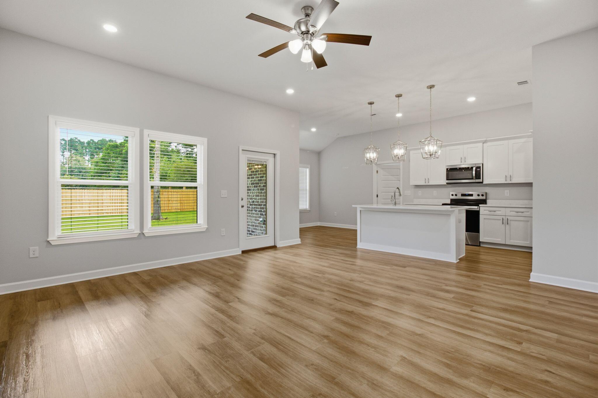 GARDEN CITY - Residential Lease