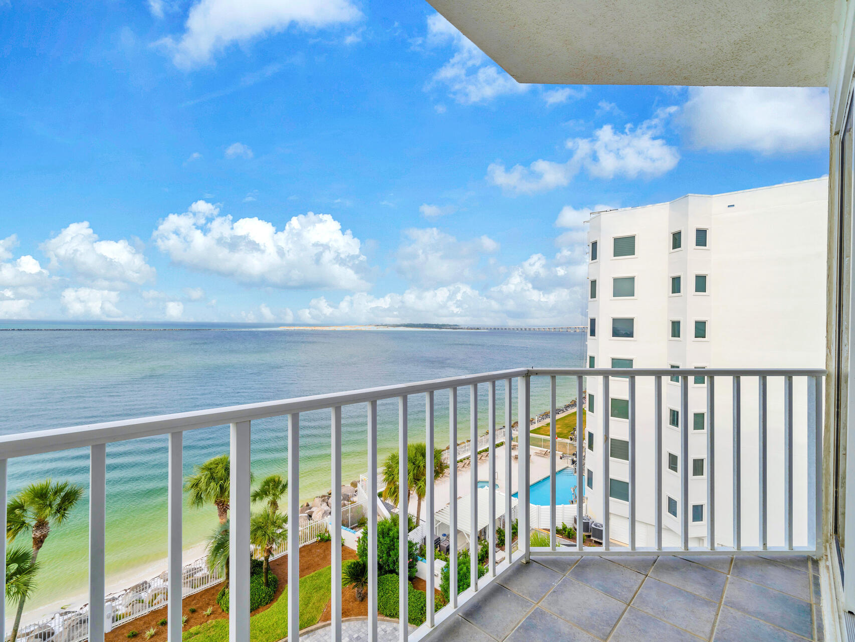 THE ULTIMATE CONDO - Residential