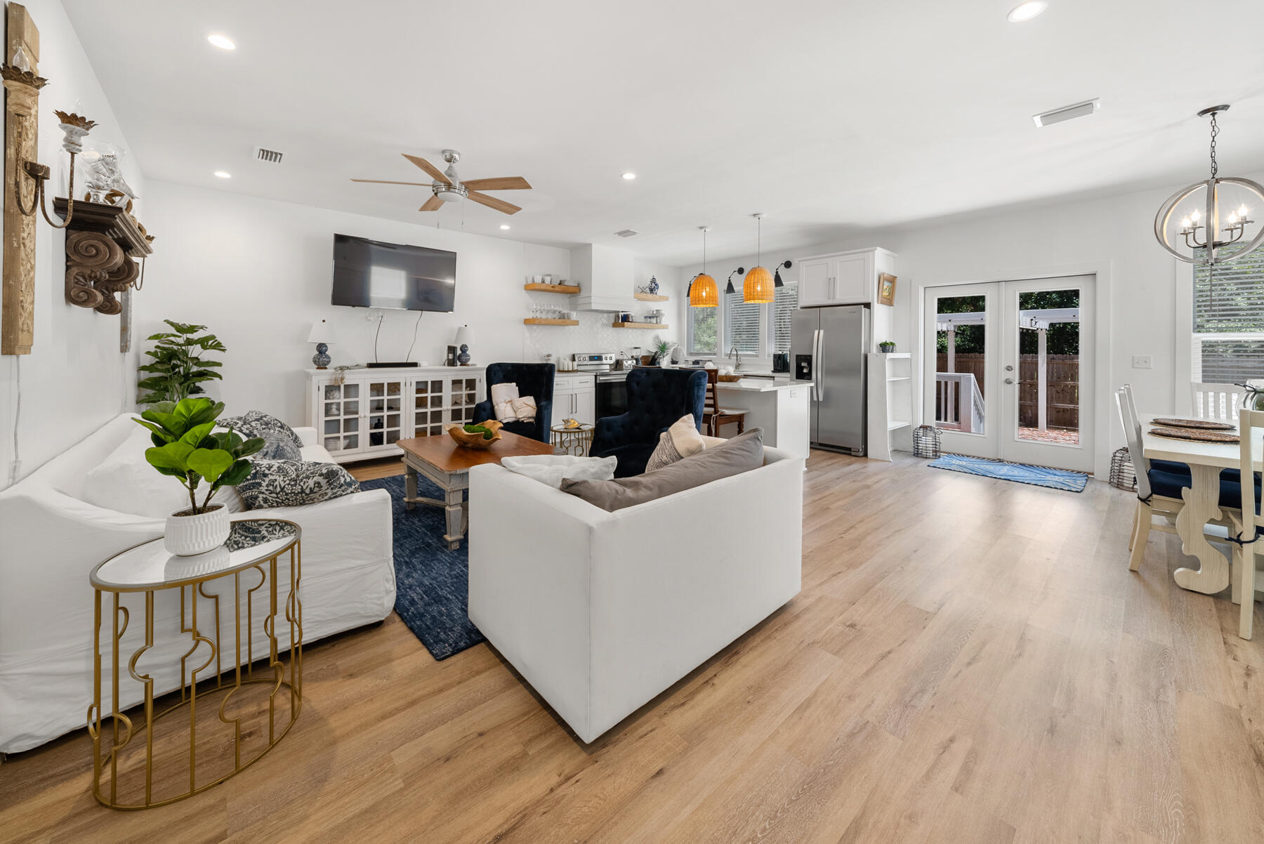 TOWN OF SANTA ROSA - Residential