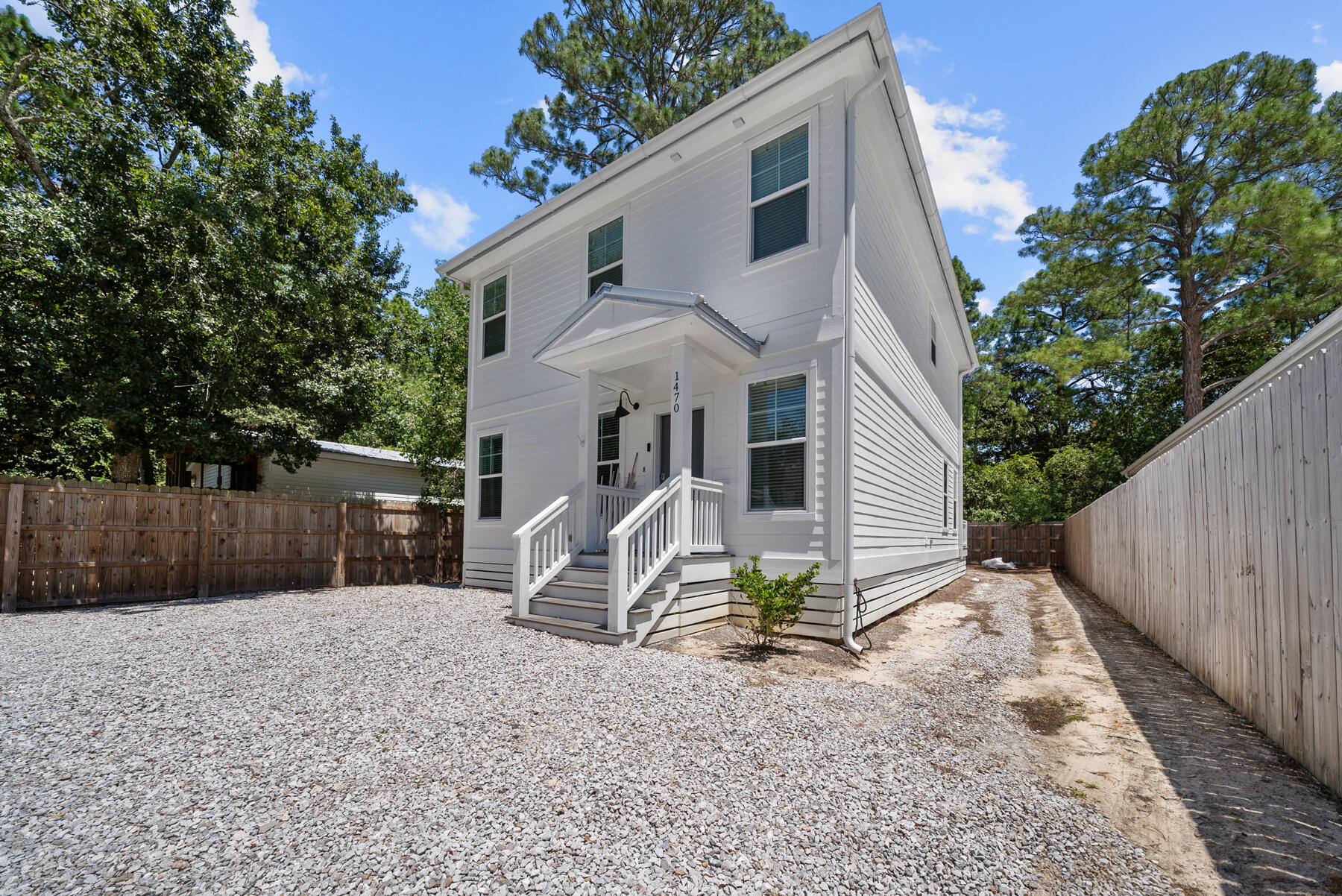 TOWN OF SANTA ROSA - Residential