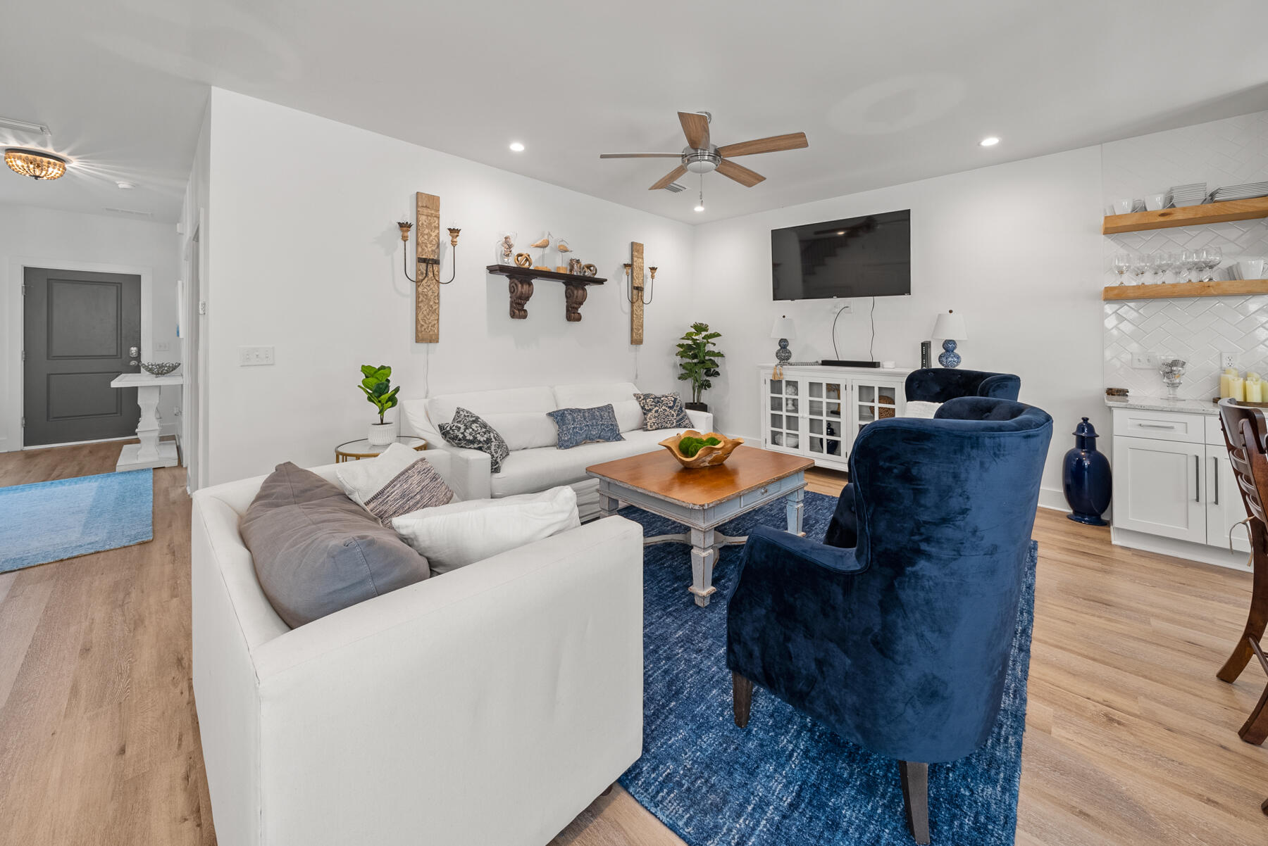TOWN OF SANTA ROSA - Residential