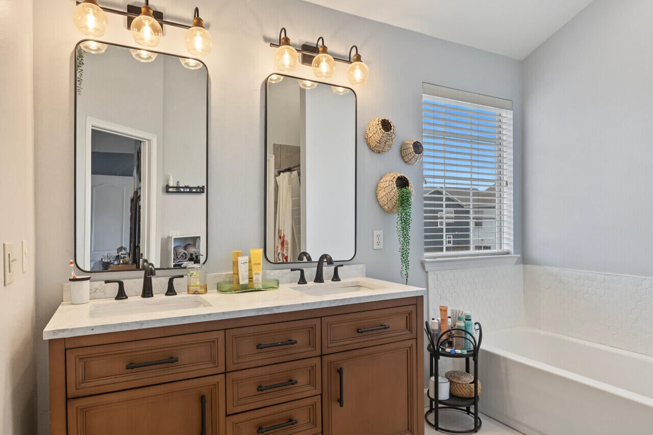 SANDY RIDGE ESTATES - Residential