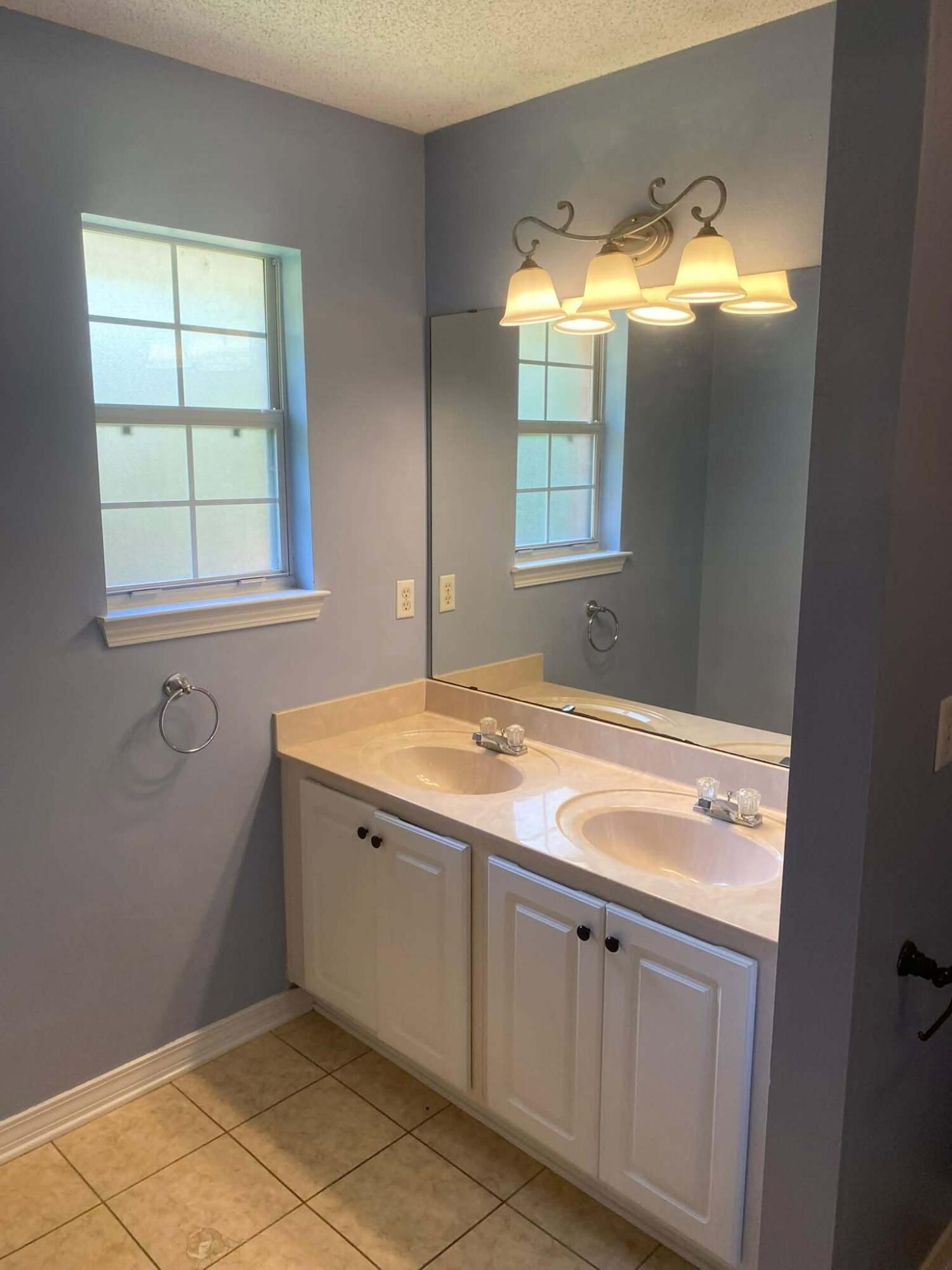 HIDDEN PINES S/D - Residential Lease