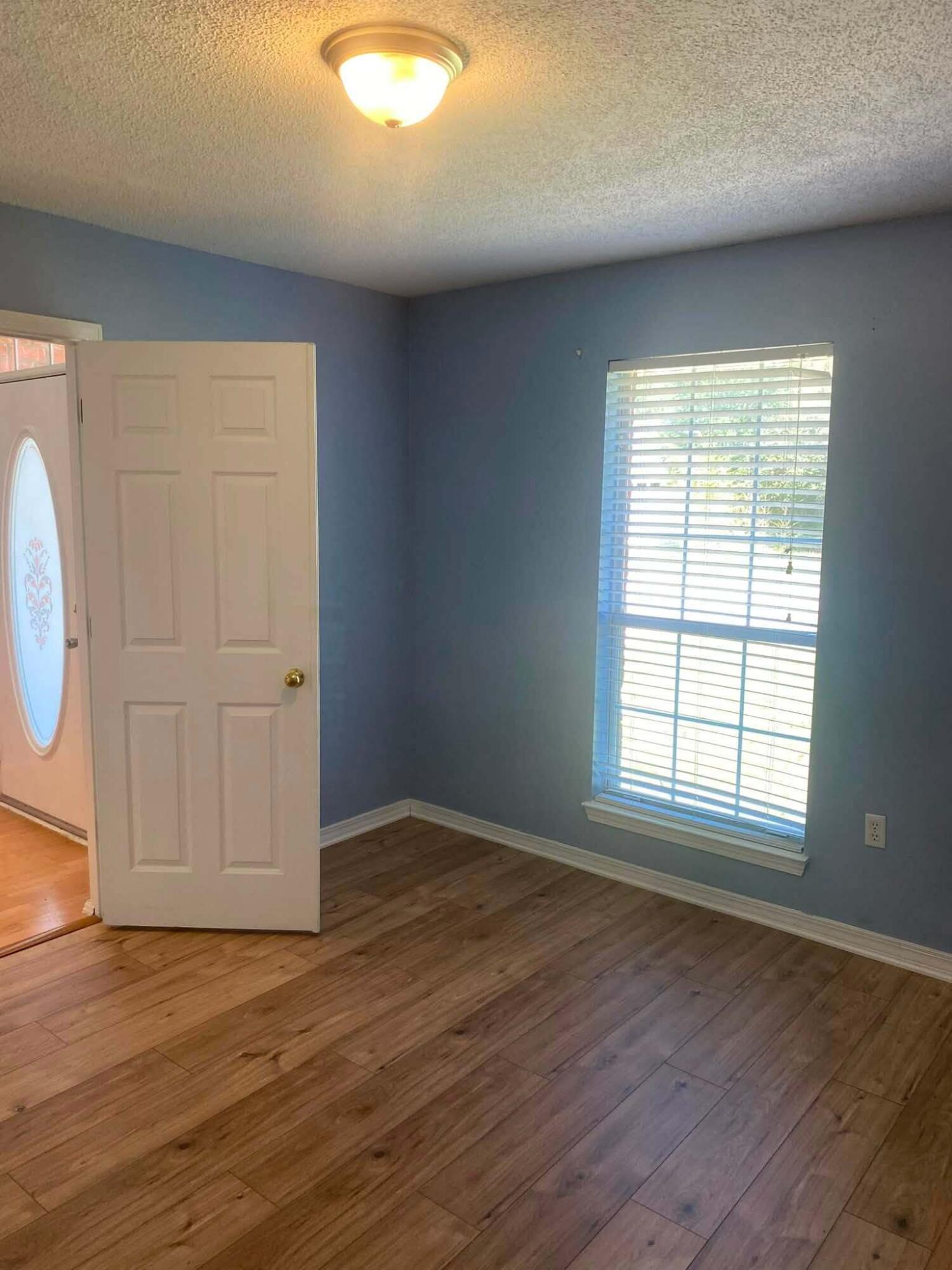 HIDDEN PINES S/D - Residential Lease