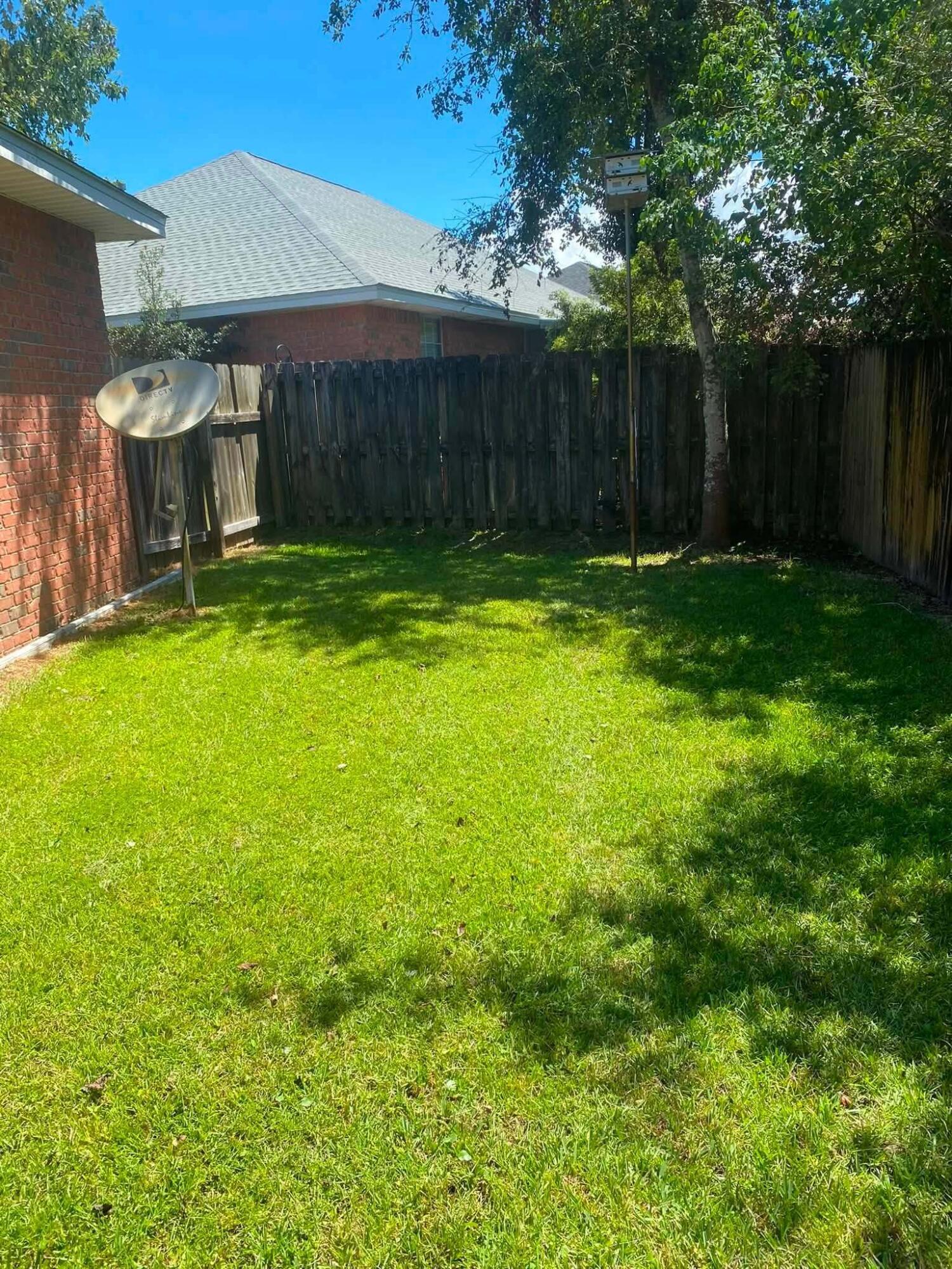 HIDDEN PINES S/D - Residential Lease