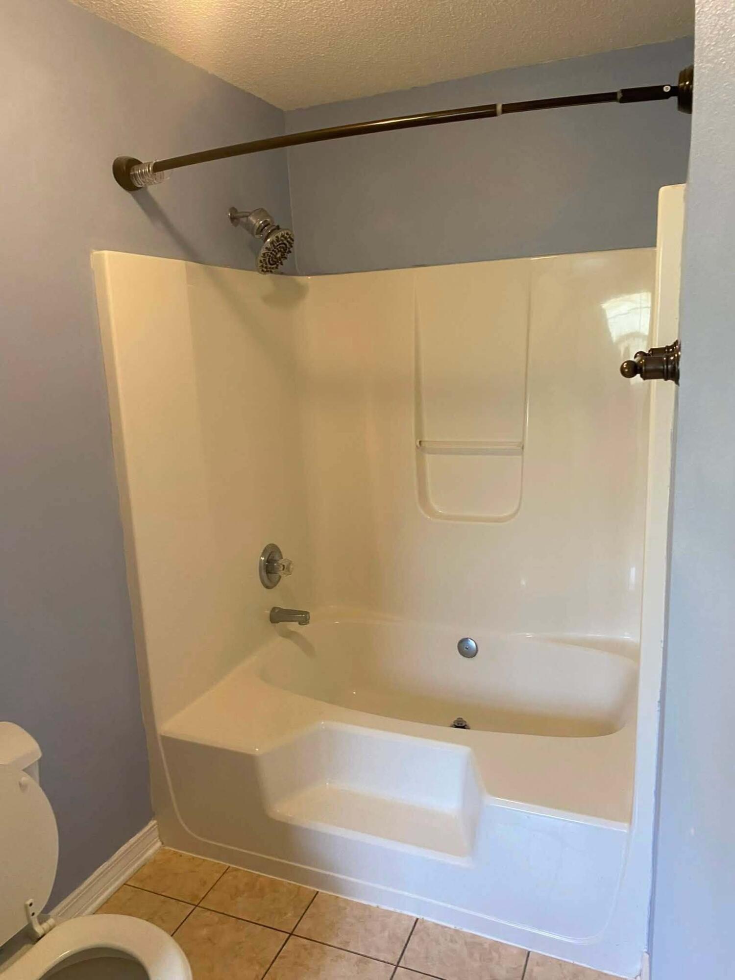 HIDDEN PINES S/D - Residential Lease