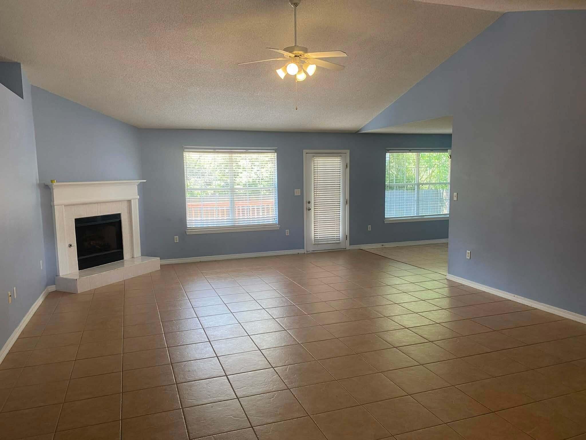 HIDDEN PINES S/D - Residential Lease