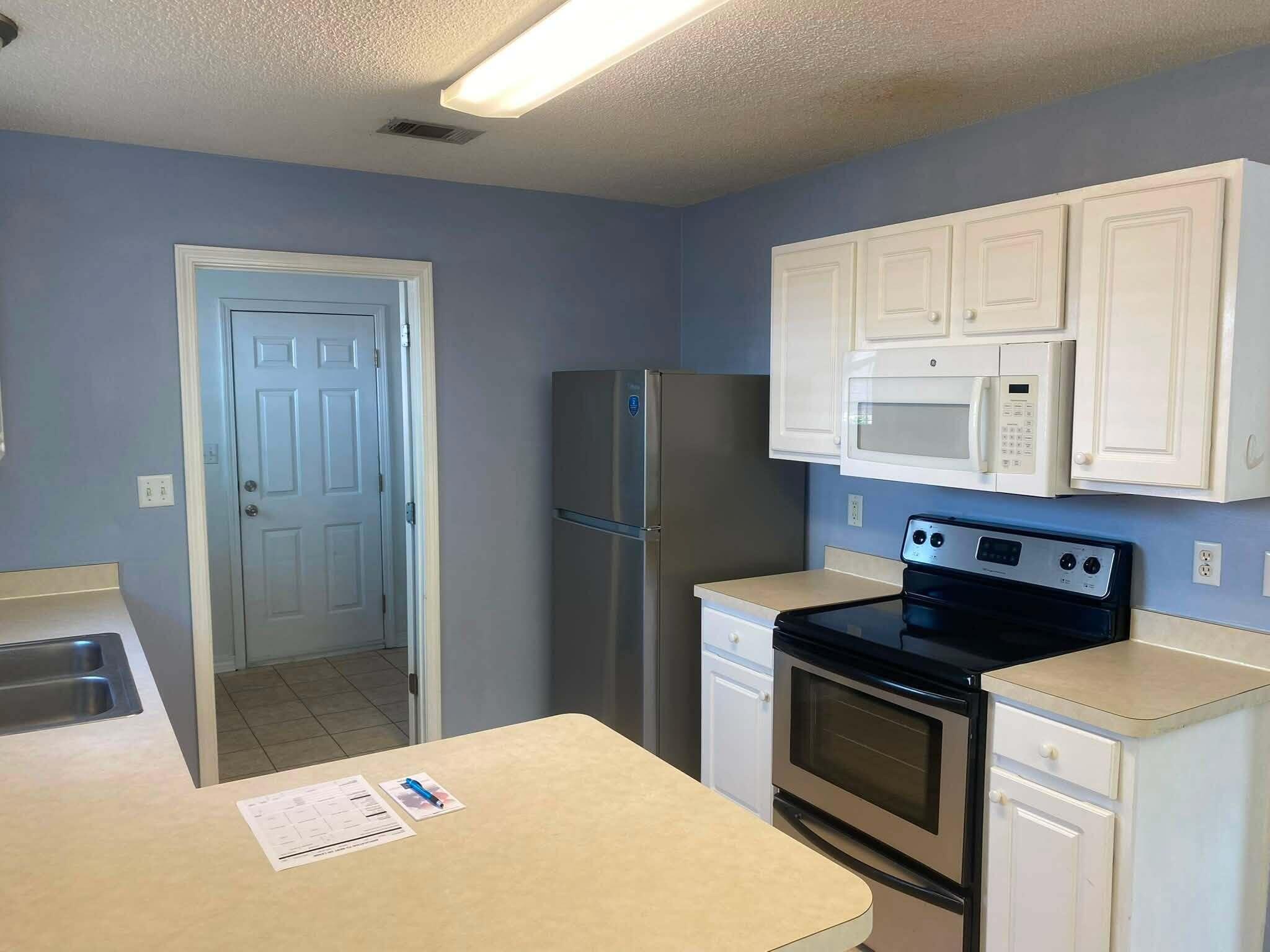 HIDDEN PINES S/D - Residential Lease