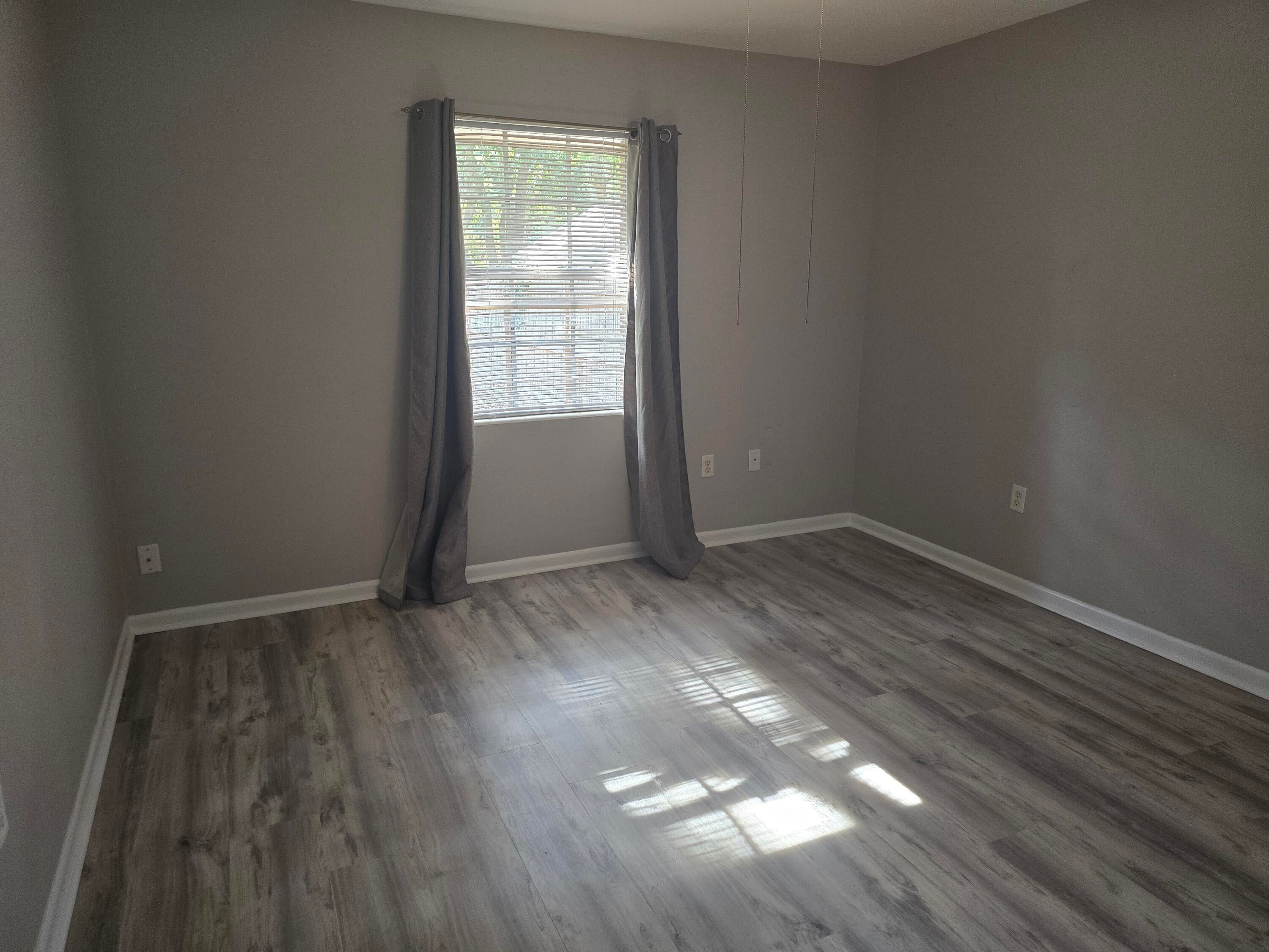 PORT DIXIE - Residential Lease