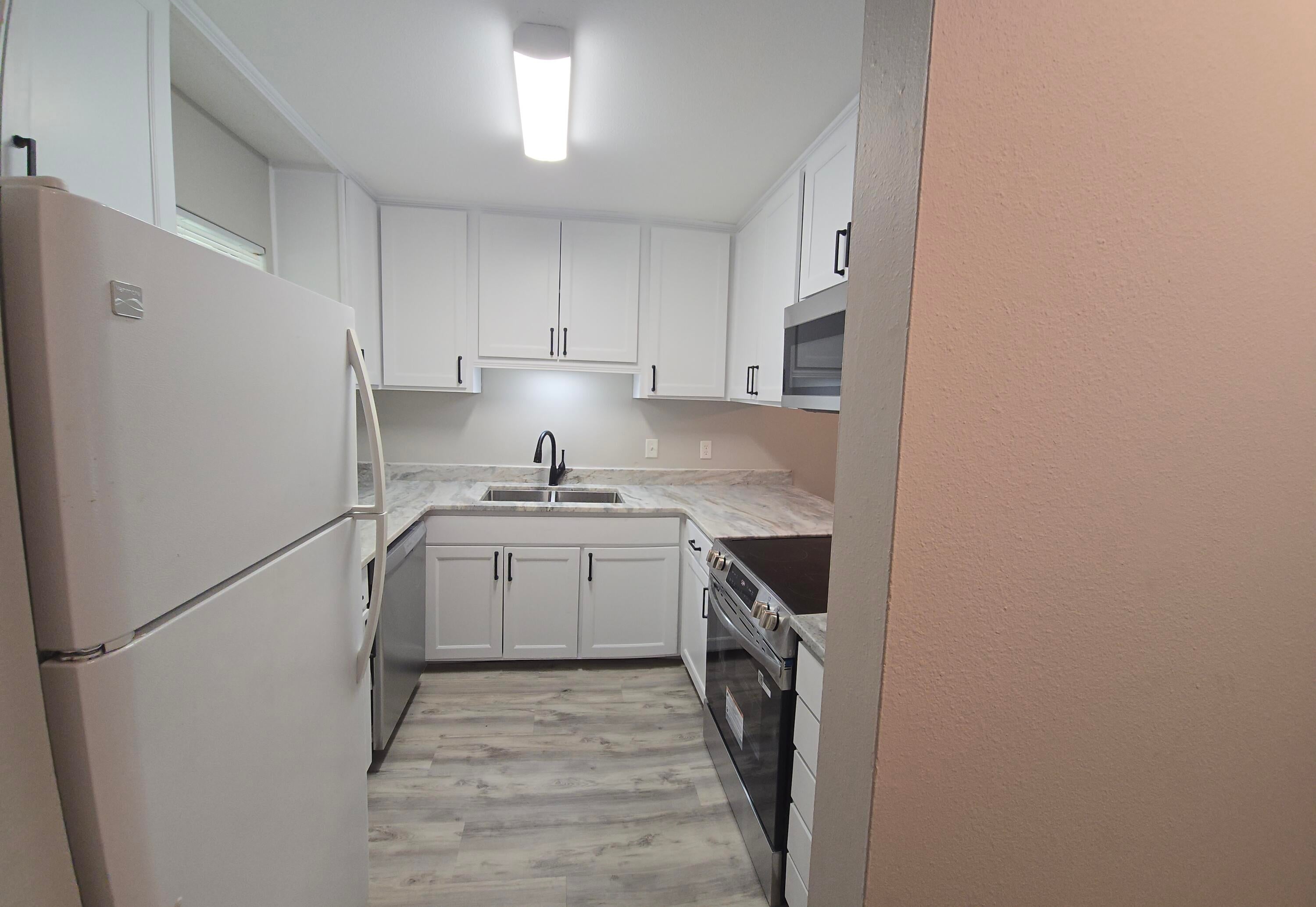 PORT DIXIE - Residential Lease